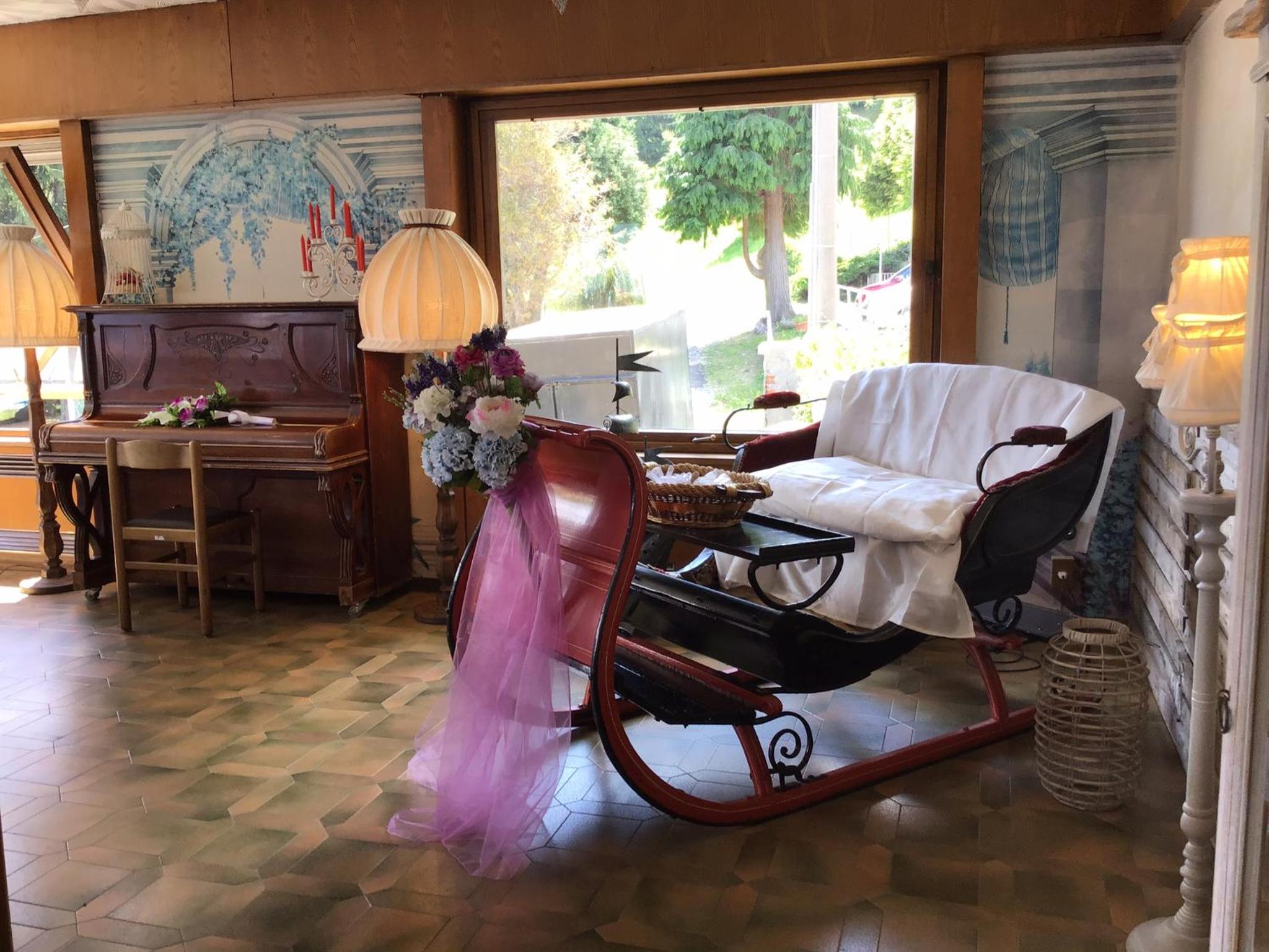Lobby & Reception