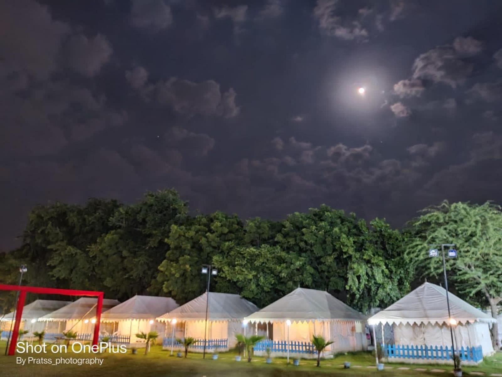 Agra Camps and Resort