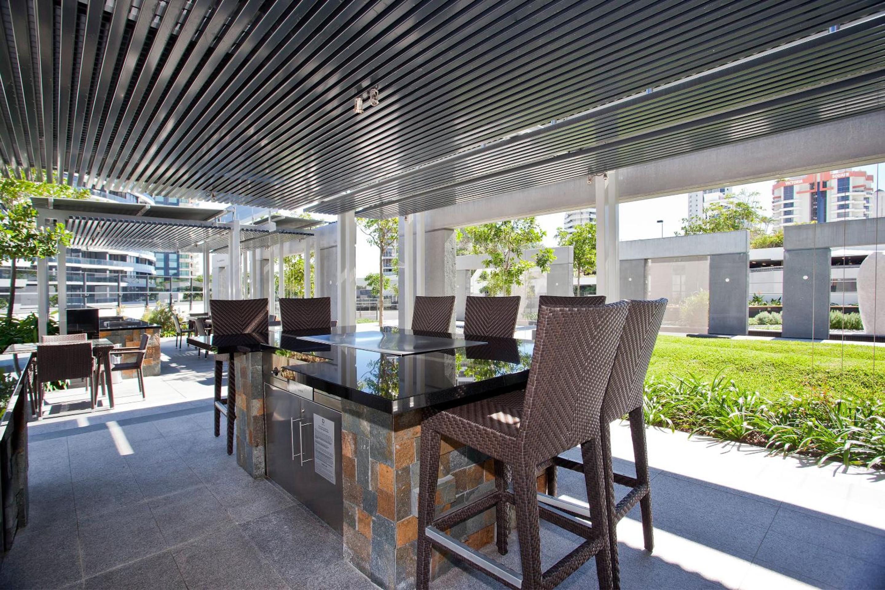 Oracle Broadbeach MID WEEK MADNESS DEAL - Q Stay