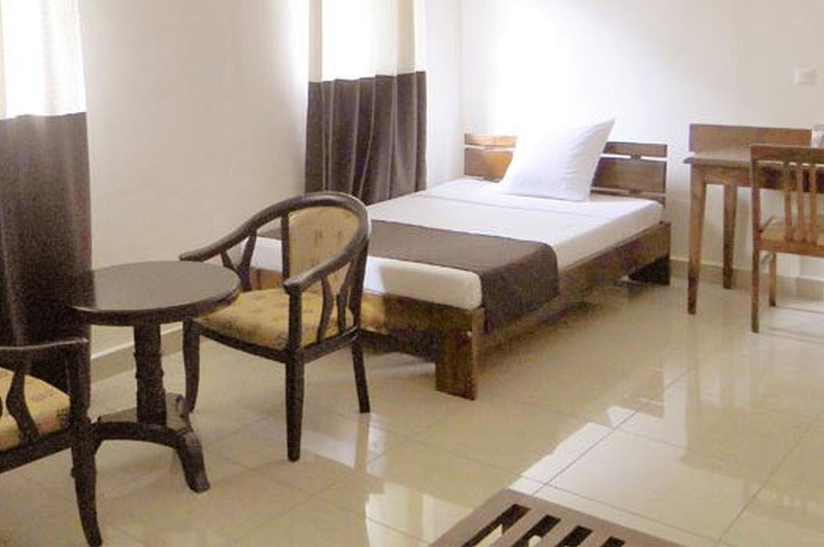 Hotel H1