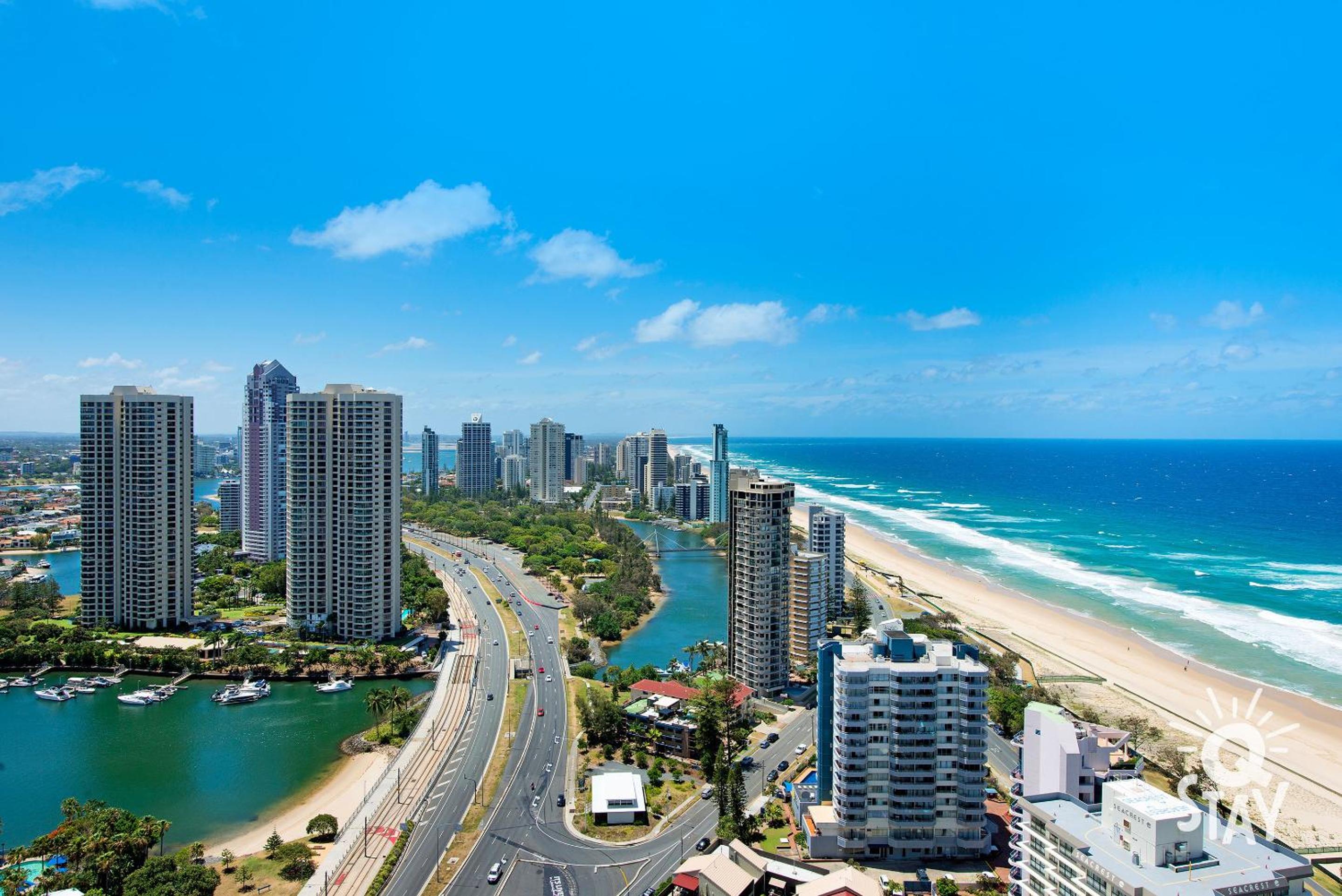 Golden Gate Surfers Paradise MID WEEK MADNESS DEAL - Q Stay