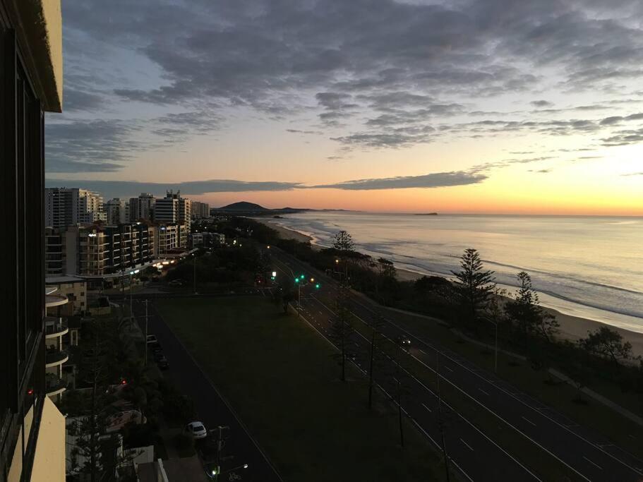 Alex Beachfront 3 brm Apartment - 9th floor view 2