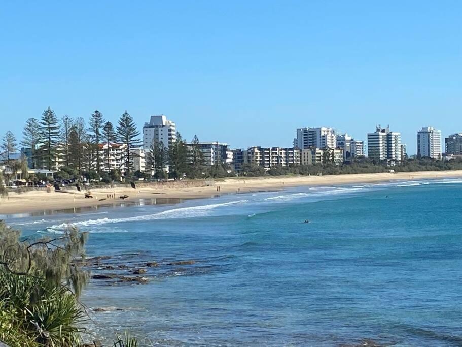Alex Beachfront 3 brm Apartment - 9th floor view 3