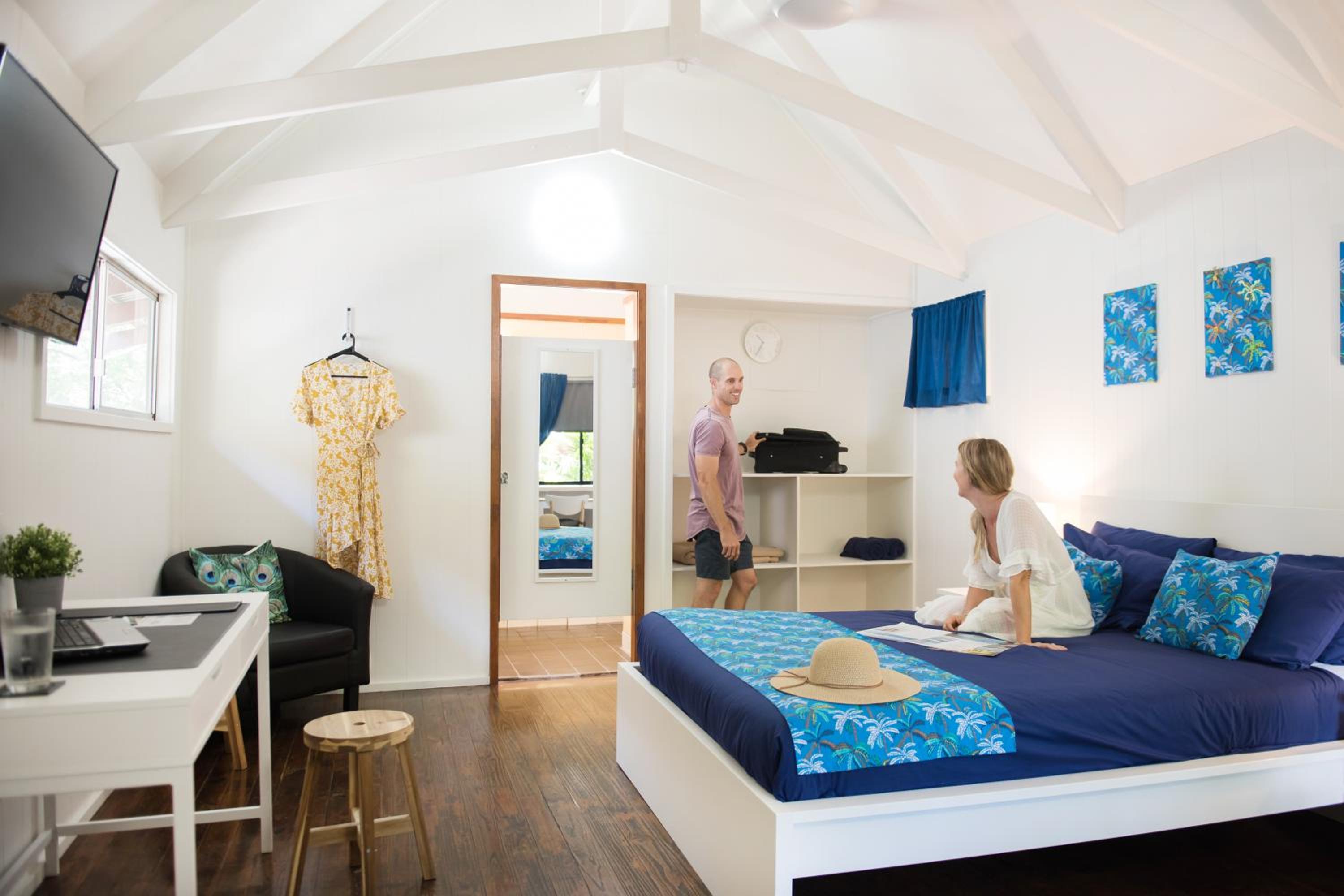 Airlie Beach Magnums - Adults Only