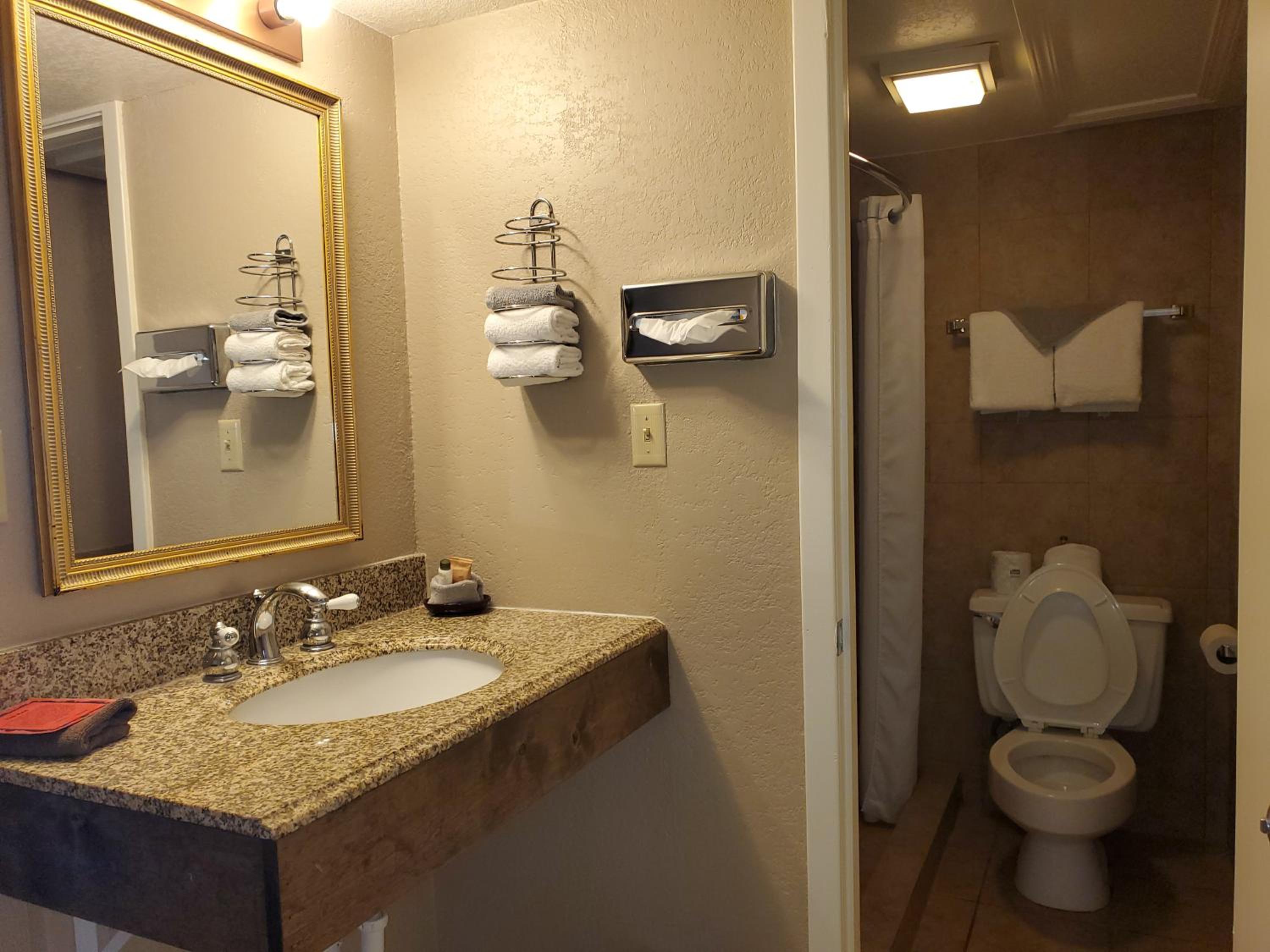 Kansas Country Inn - Property Image 1