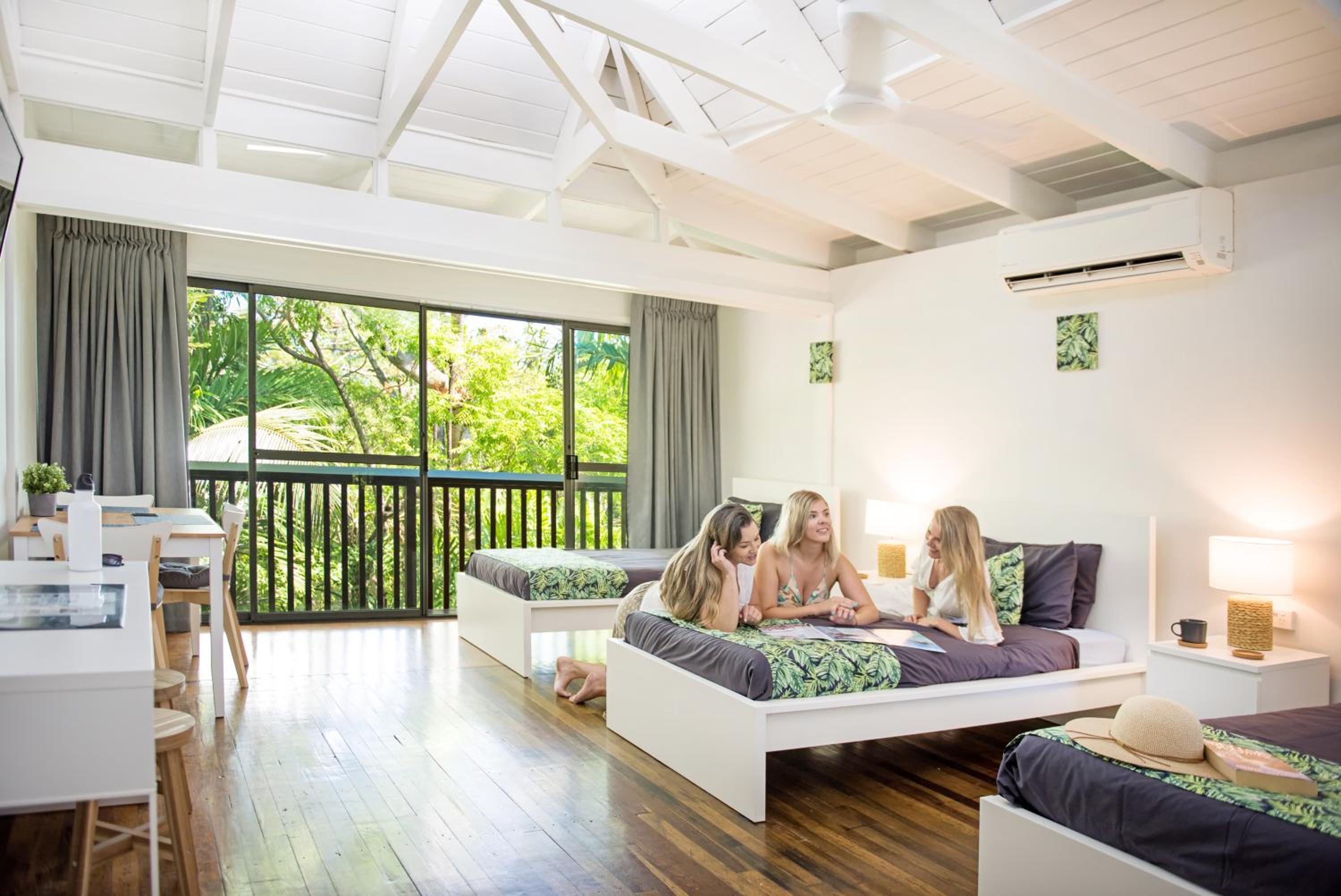 Airlie Beach Magnums - Adults Only