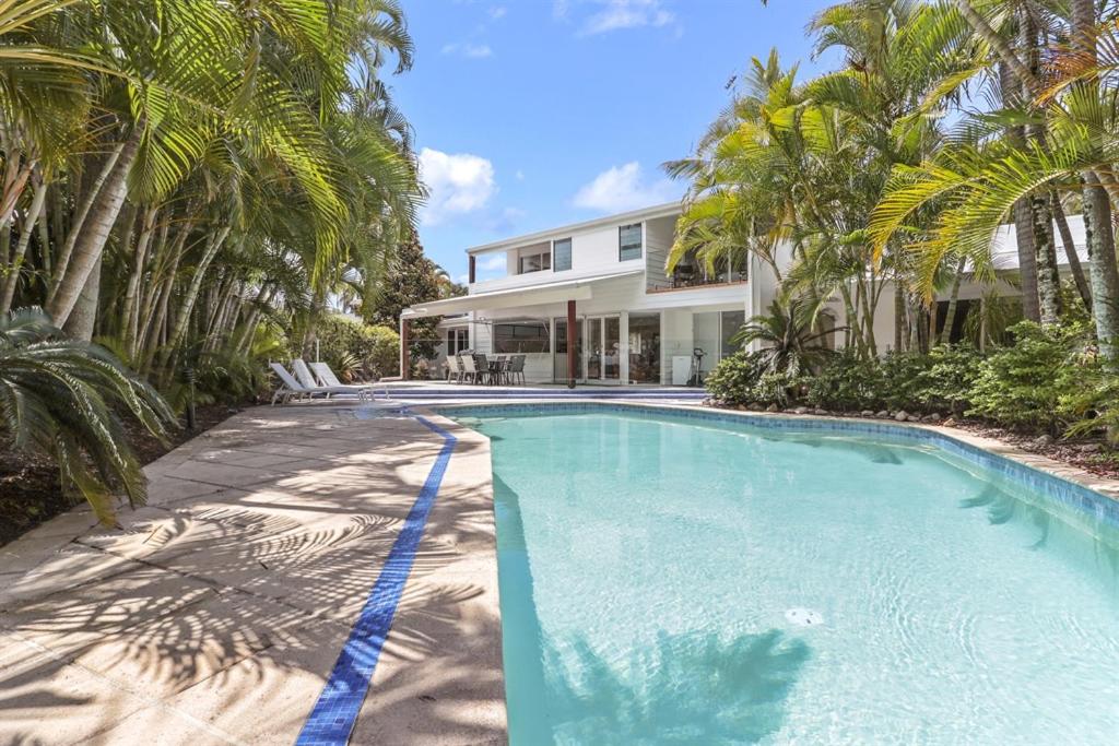Secluded oasis on the water, Noosa Heads