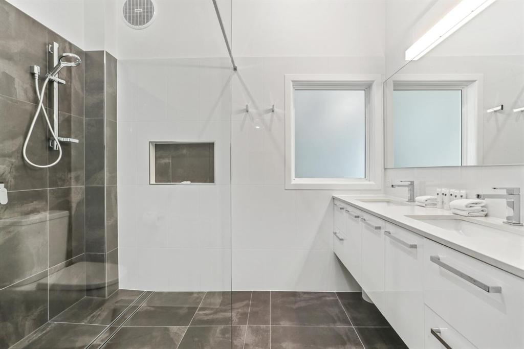 Secluded oasis on the water, Noosa Heads
