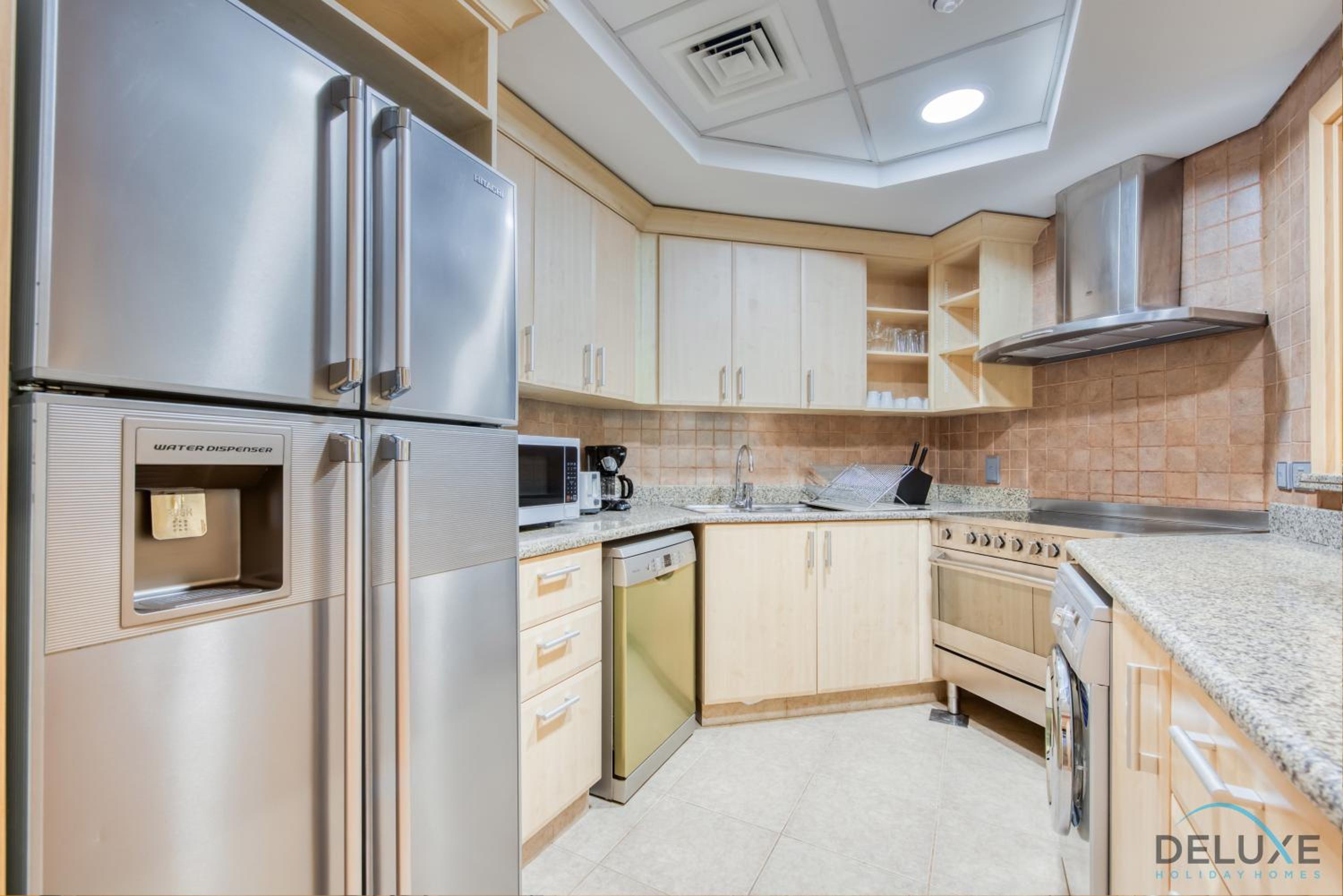 Distinctive 1 BR at Shoreline 5 Palm Jumeirah by Deluxe Holiday Homes