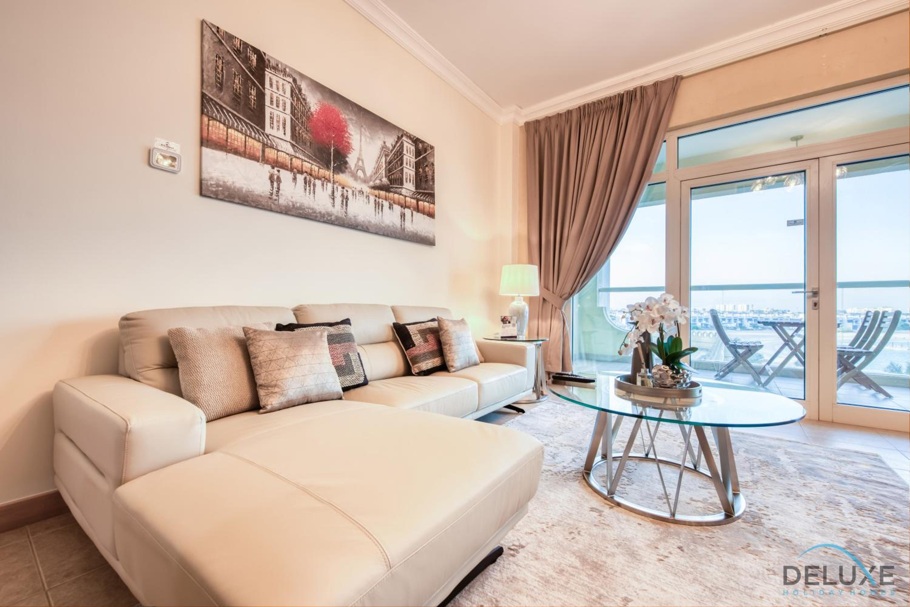 Distinctive 1 BR at Shoreline 5 Palm Jumeirah by Deluxe Holiday Homes