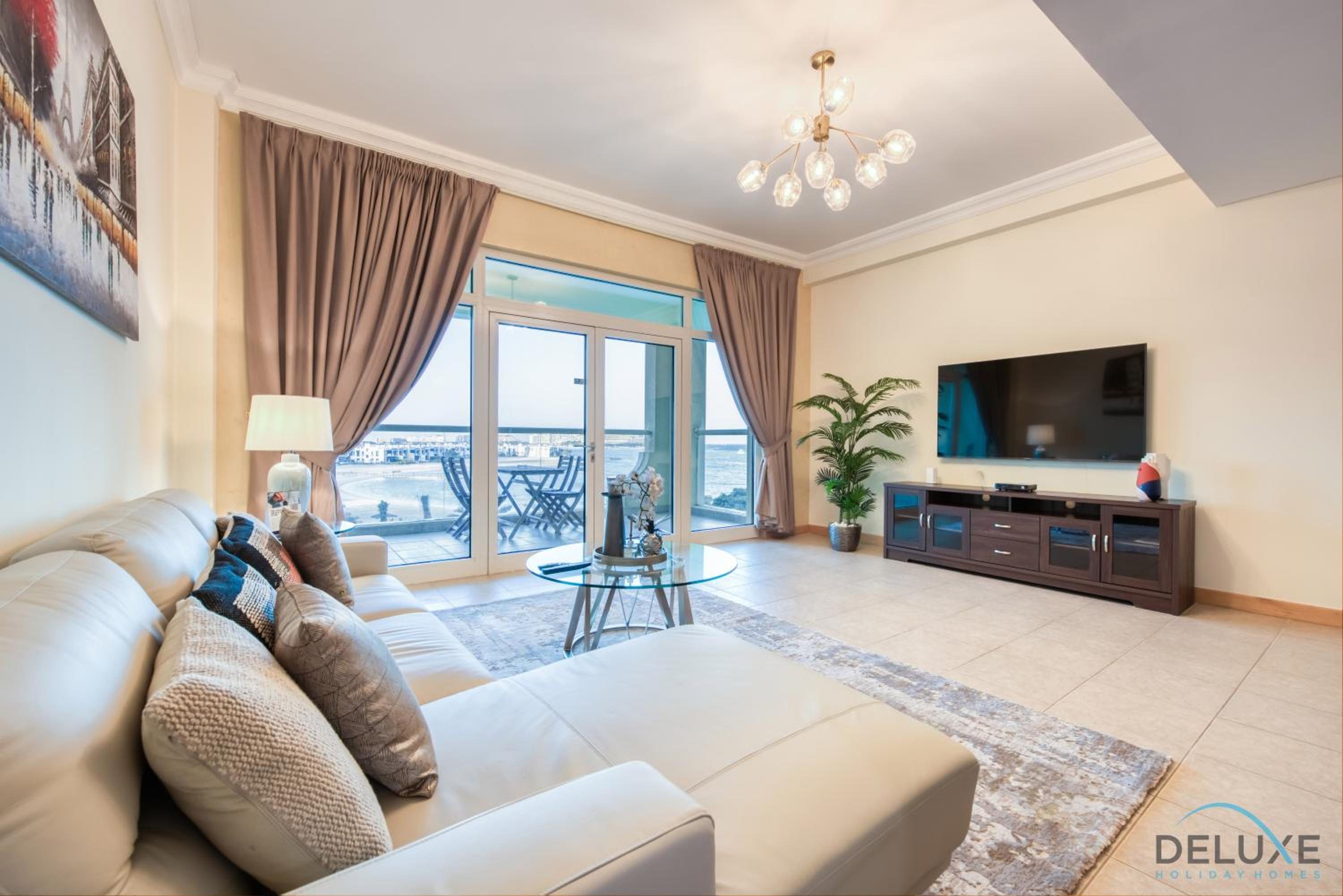 Distinctive 1 BR at Shoreline 5 Palm Jumeirah by Deluxe Holiday Homes