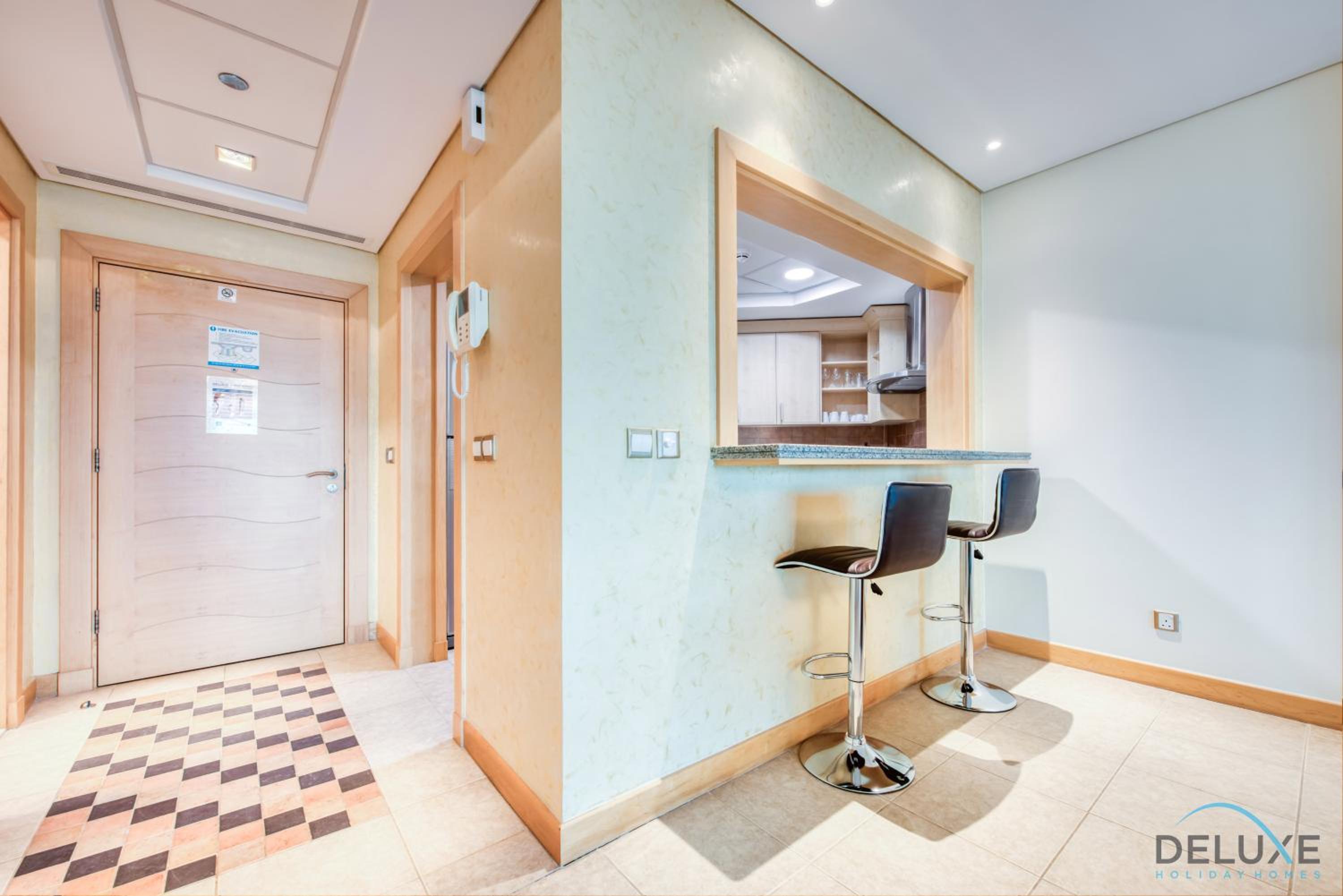Distinctive 1 BR at Shoreline 5 Palm Jumeirah by Deluxe Holiday Homes