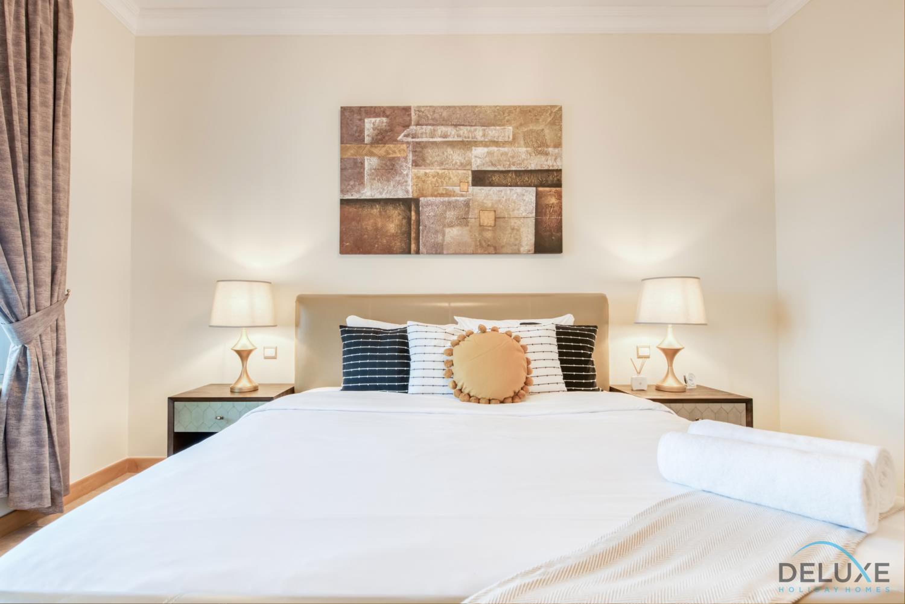 Distinctive 1 BR at Shoreline 5 Palm Jumeirah by Deluxe Holiday Homes