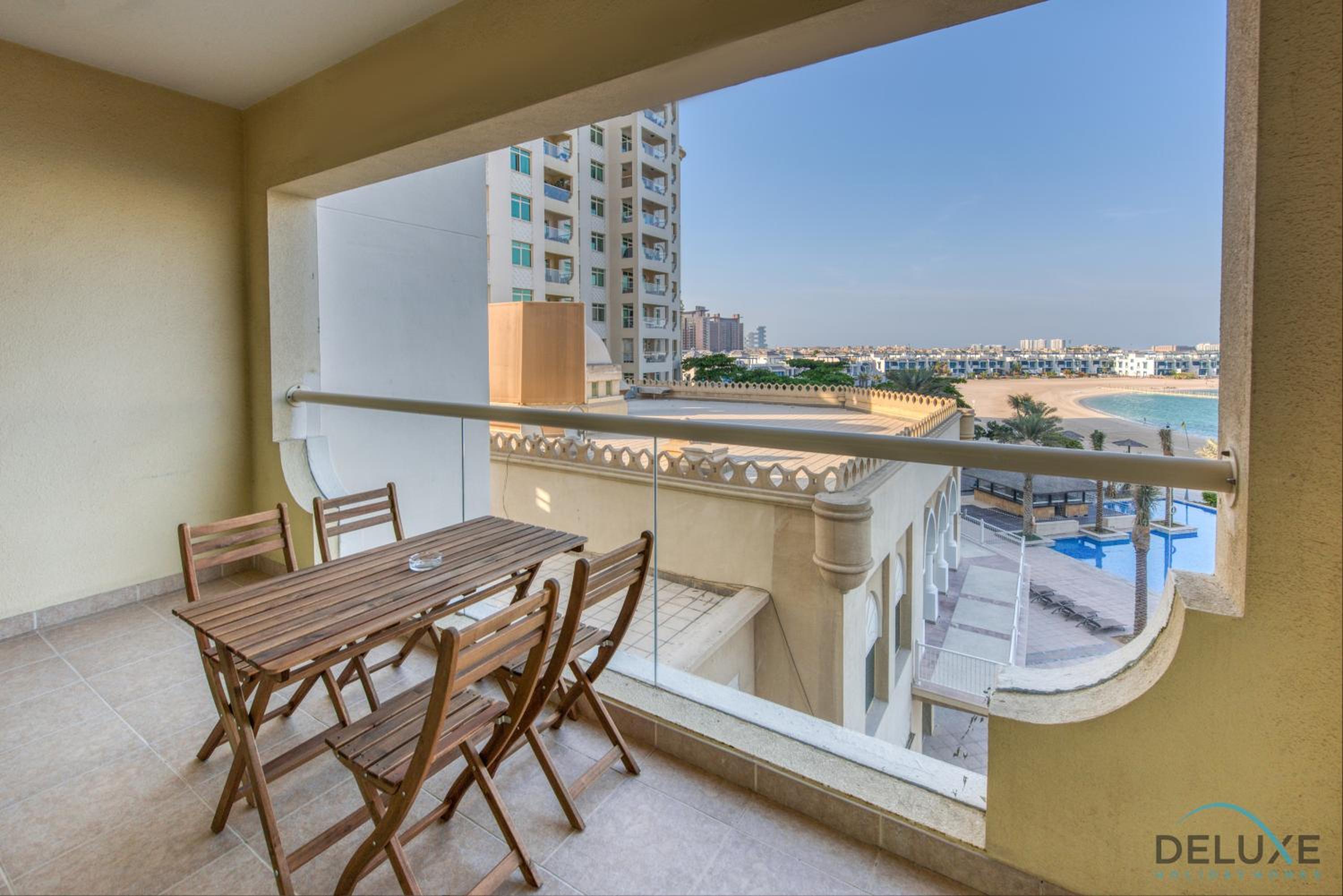 Distinctive 1 BR at Shoreline 5 Palm Jumeirah by Deluxe Holiday Homes