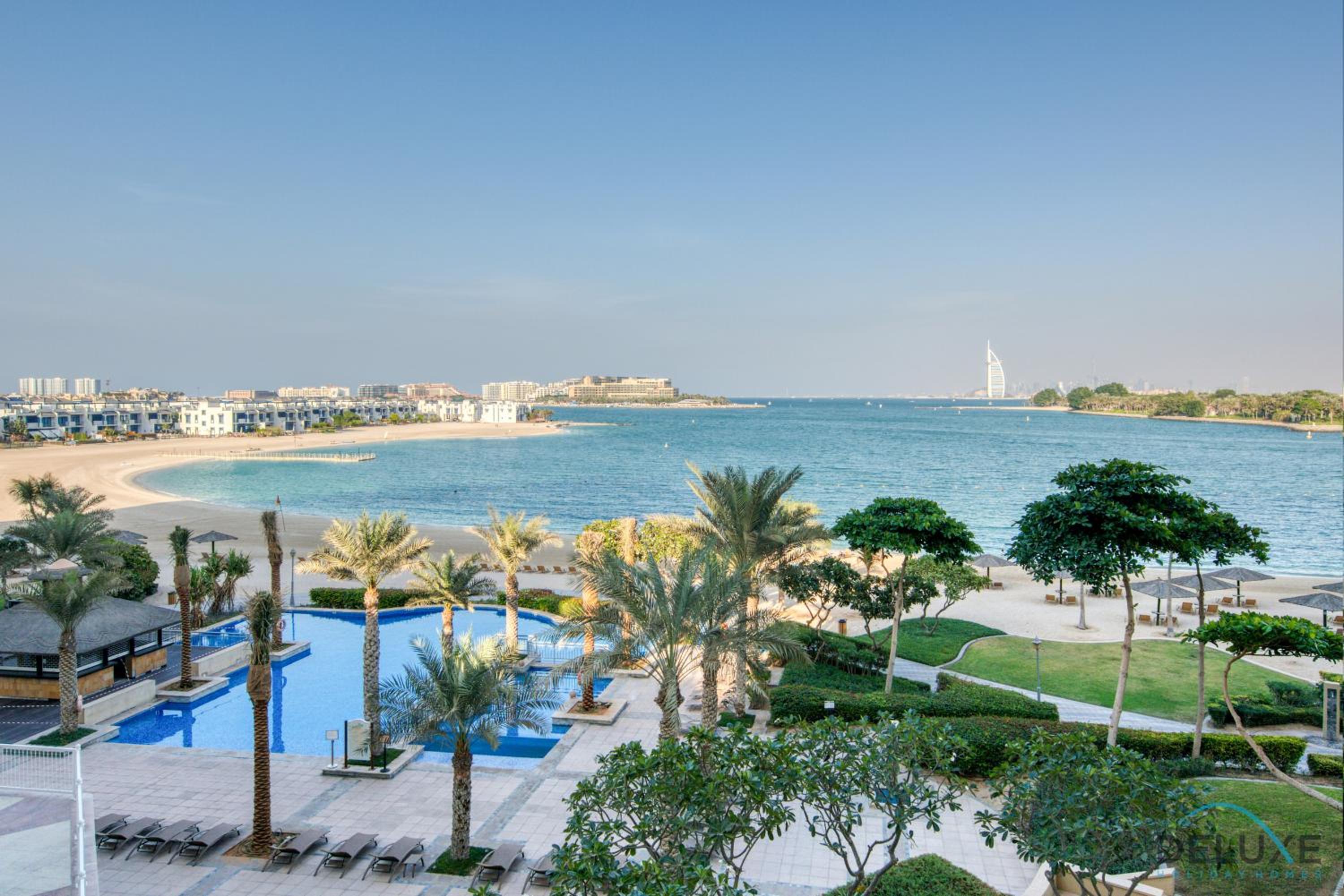 Distinctive 1 BR at Shoreline 5 Palm Jumeirah by Deluxe Holiday Homes