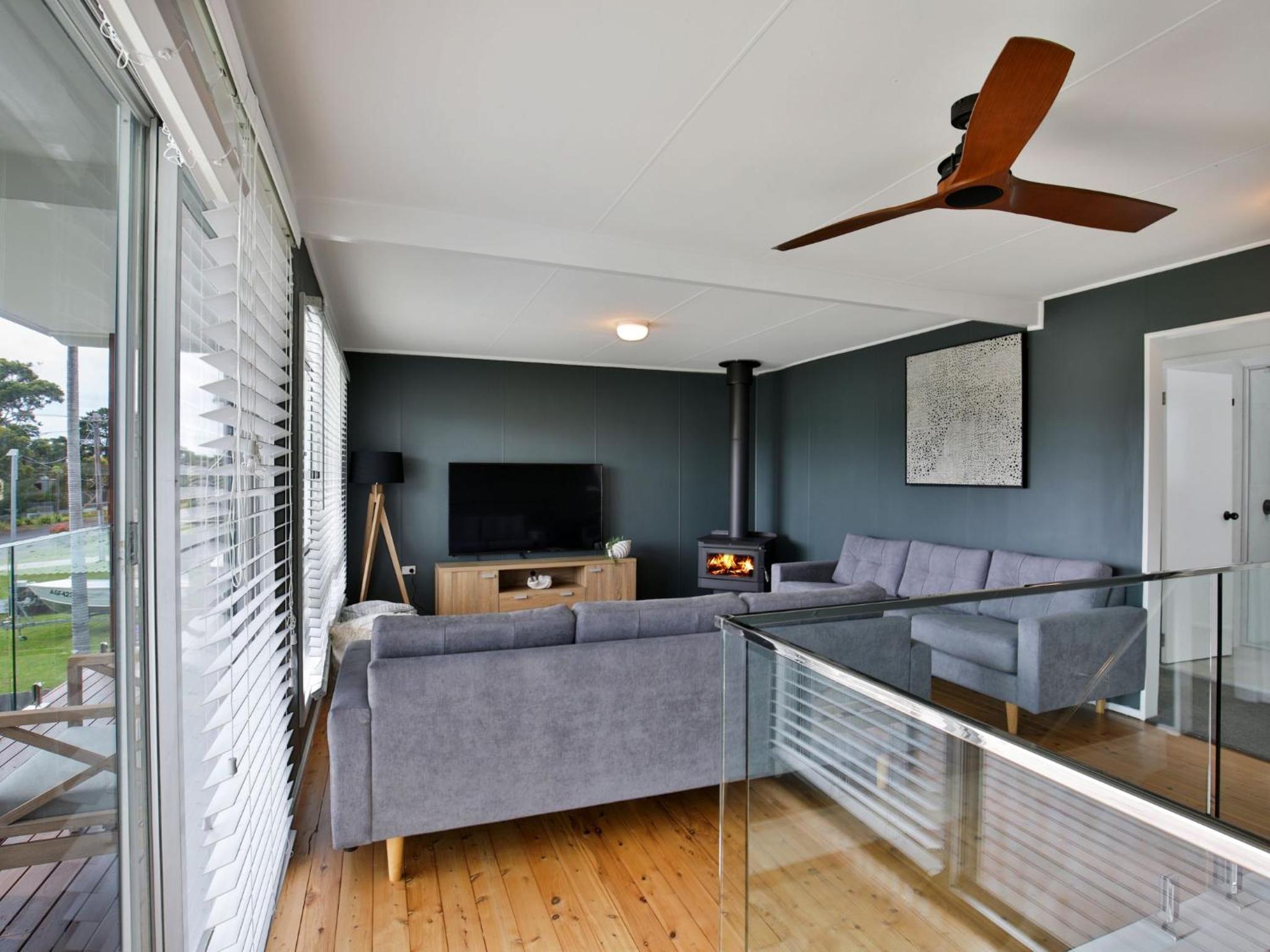 Sunfish Pet Friendly 4 Mins Walk to Beach