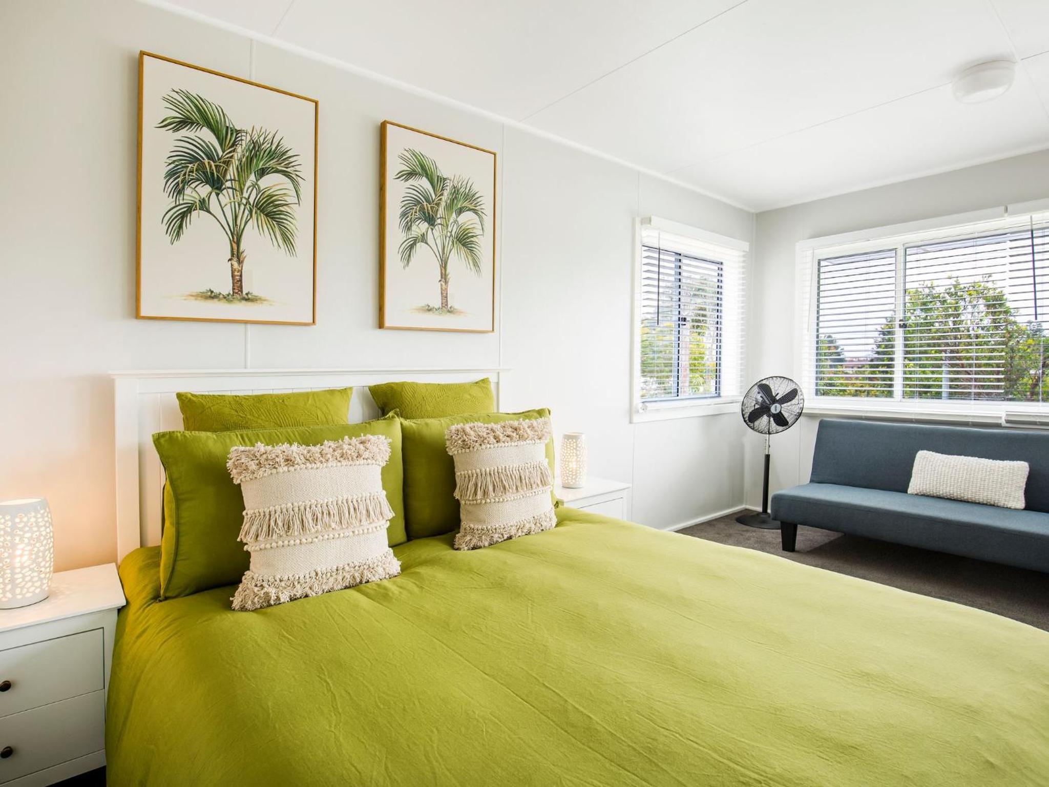 Sunfish Pet Friendly 4 Mins Walk to Beach