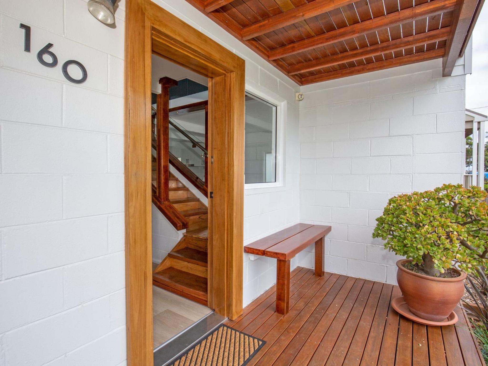 Sunfish Pet Friendly 4 Mins Walk to Beach