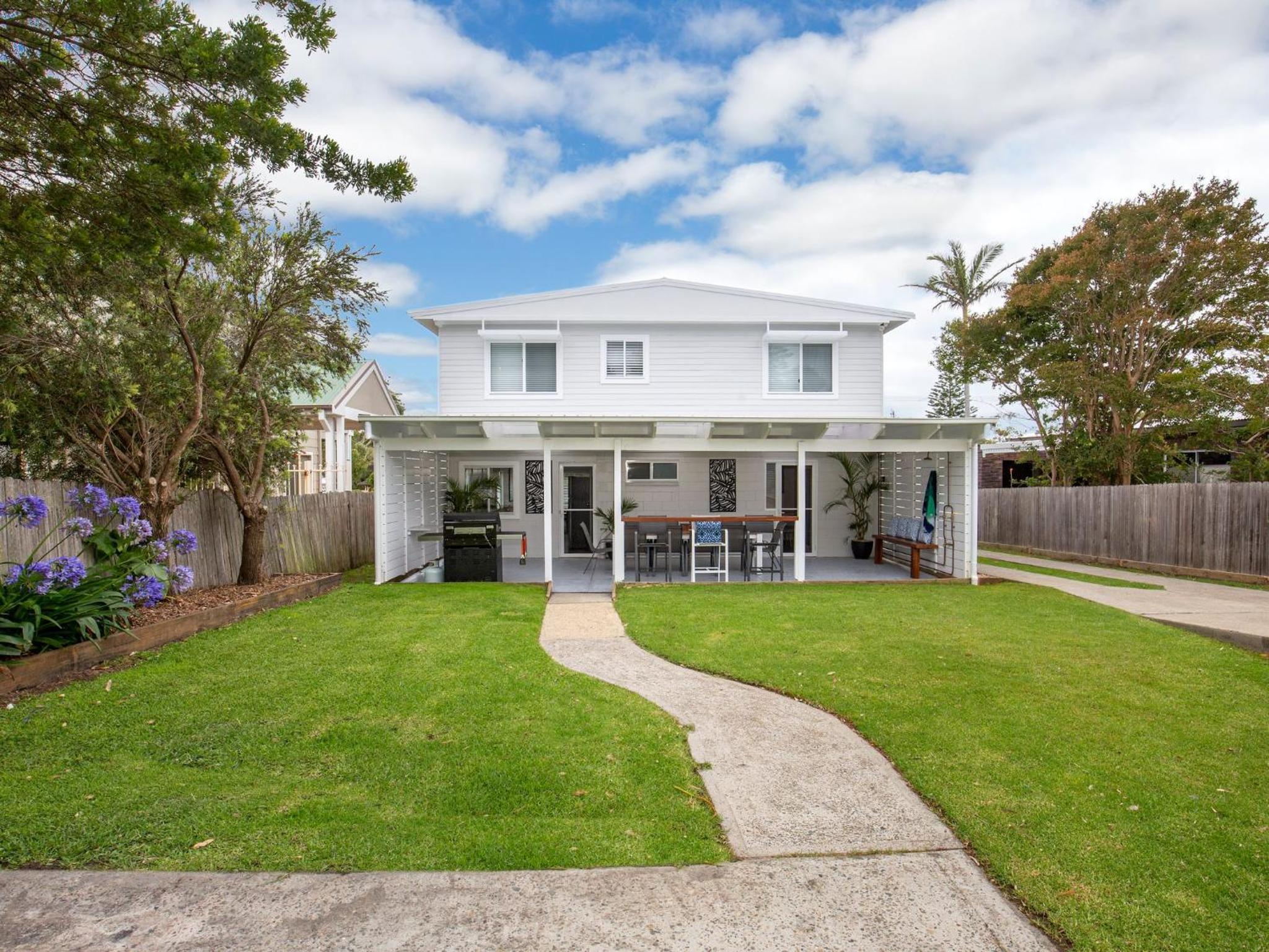 Sunfish Pet Friendly 4 Mins Walk to Beach
