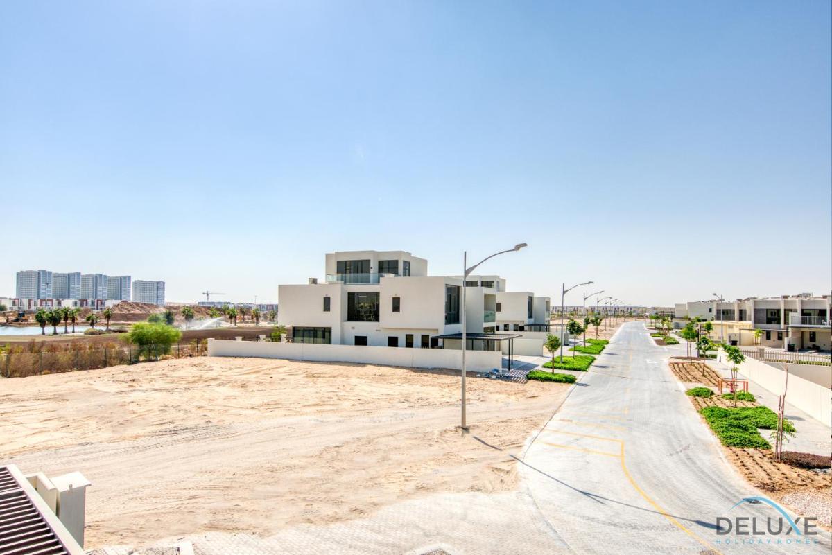 Captivating 3BR Townhouse at DAMAC Hills 2 Dubailand By Deluxe Holiday Homes