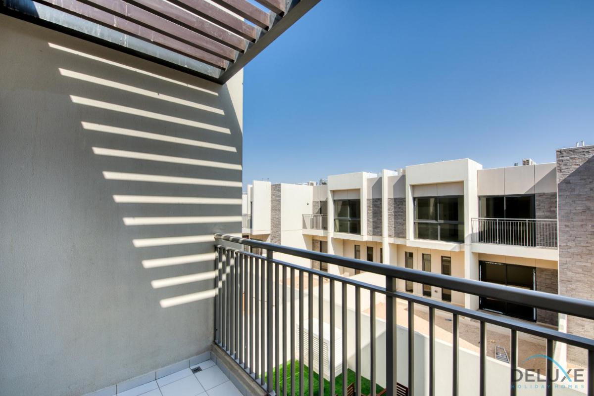 Captivating 3BR Townhouse at DAMAC Hills 2 Dubailand By Deluxe Holiday Homes