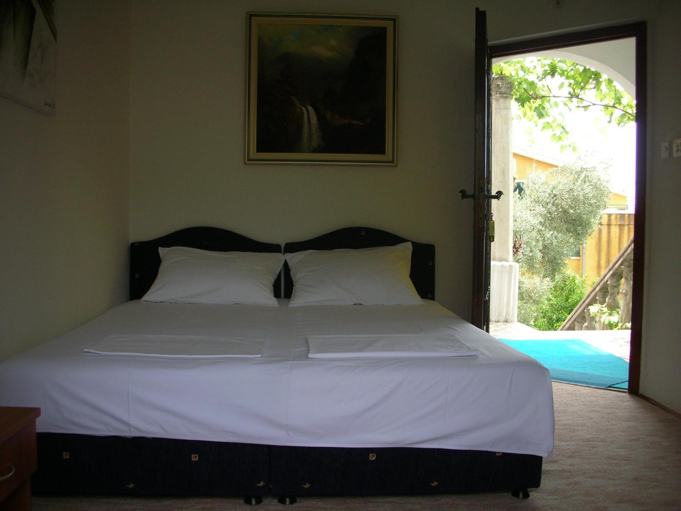 Lero Apartments