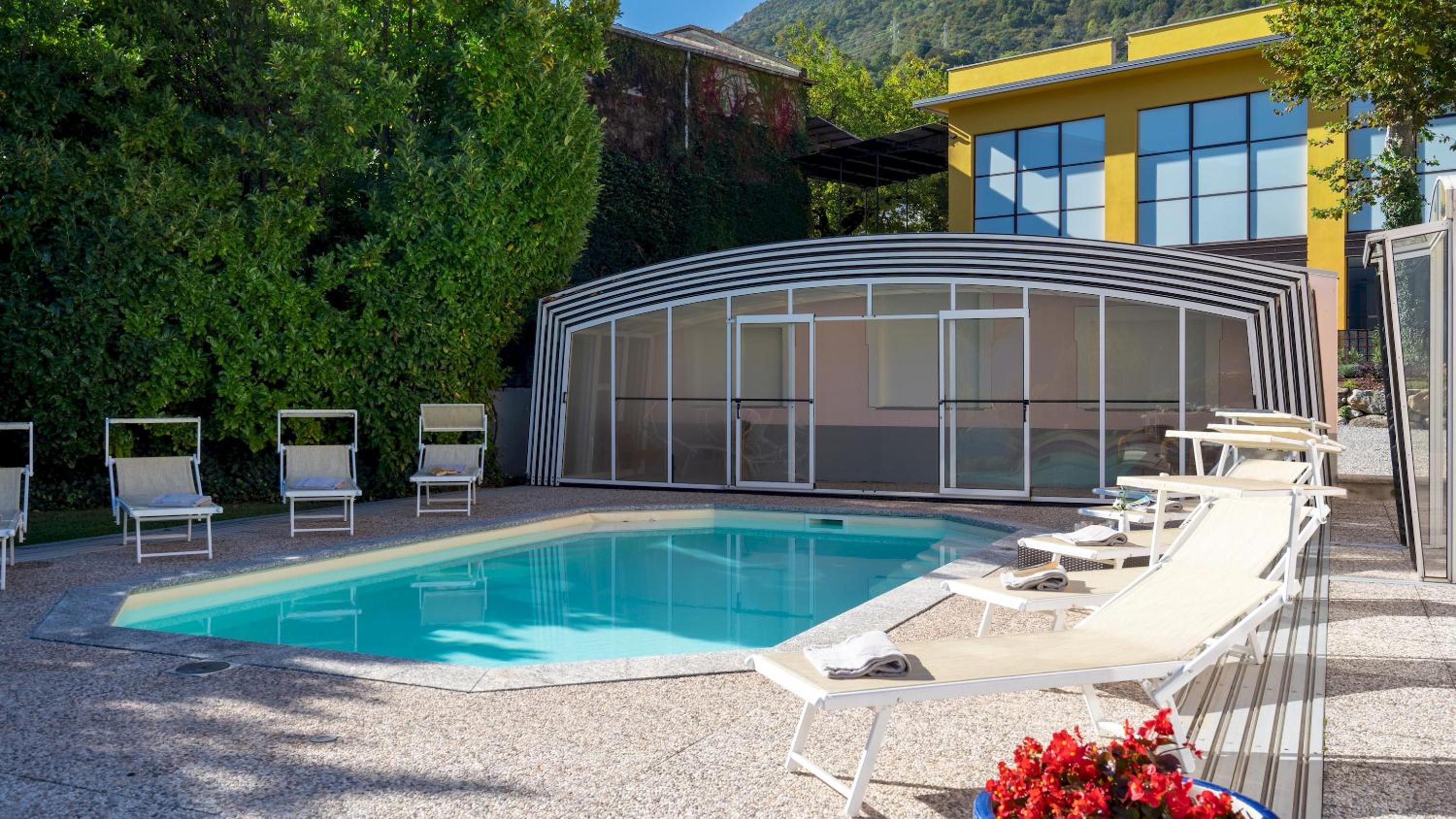 VILLA ALBA DEL LARIO 12&2, Emma Villas view 2