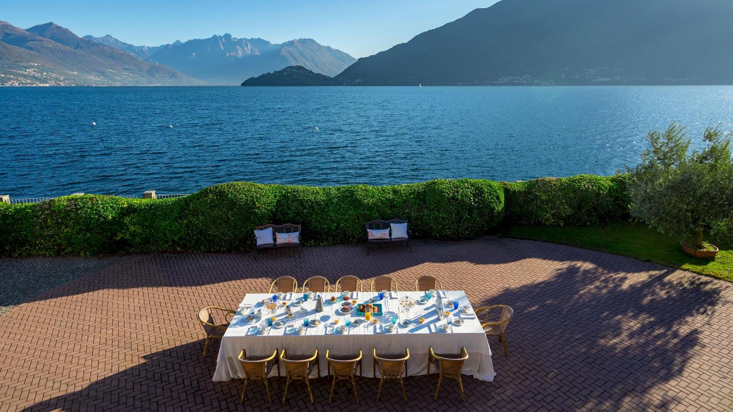 VILLA ALBA DEL LARIO 12&2, Emma Villas view 3