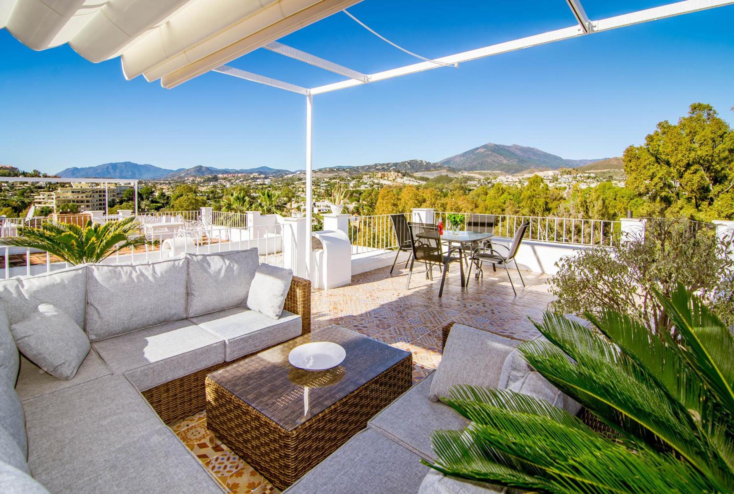 AP165 - Aloha Pueblo Marbella by roomservices view 3