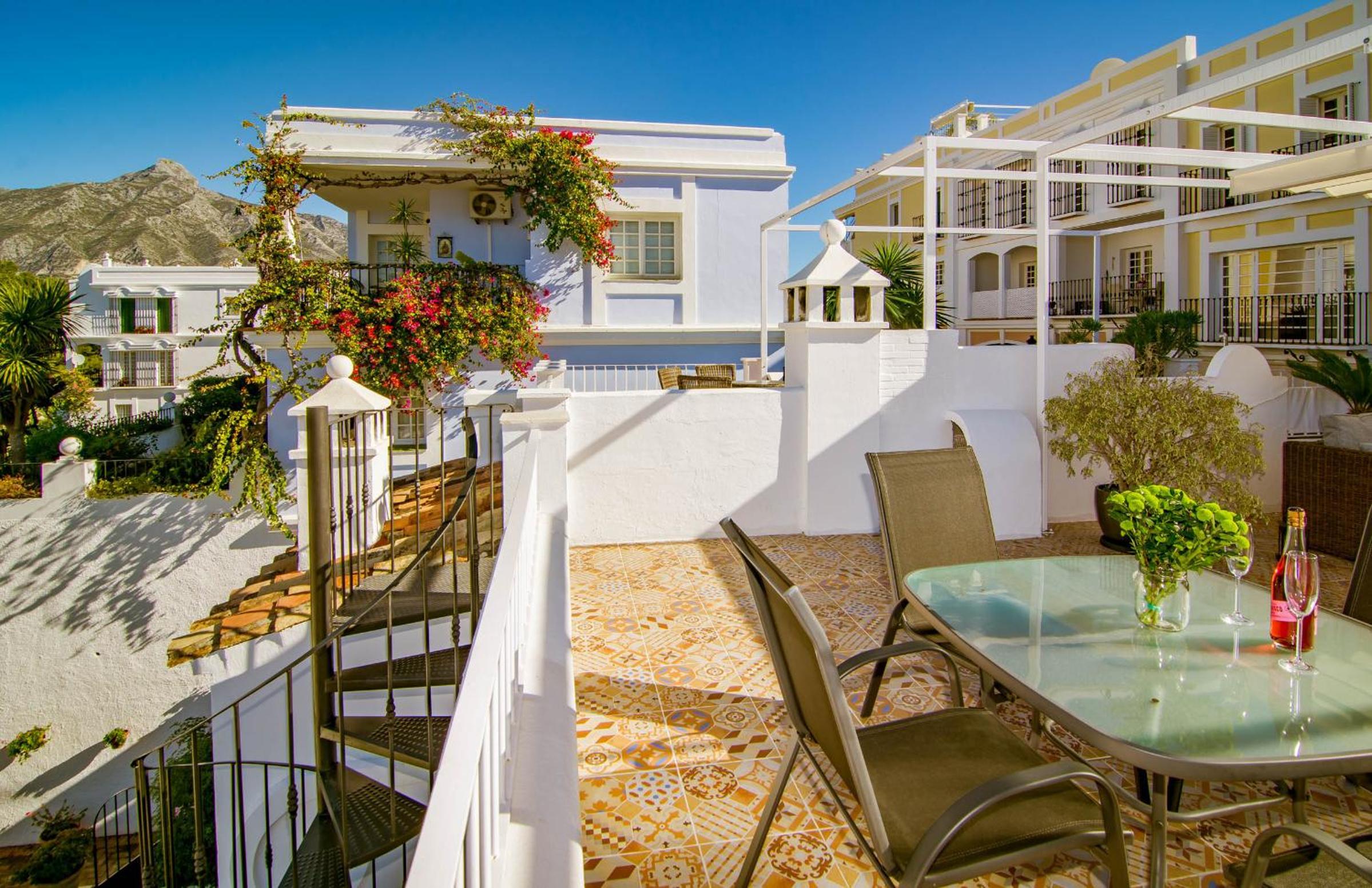 AP165 - Aloha Pueblo Marbella by roomservices view 2