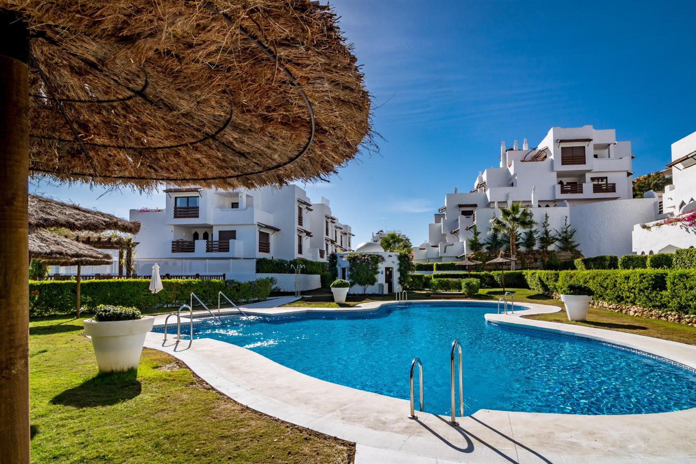 GH-Modern 2 bed apartment with Pool in Estepona photo 4