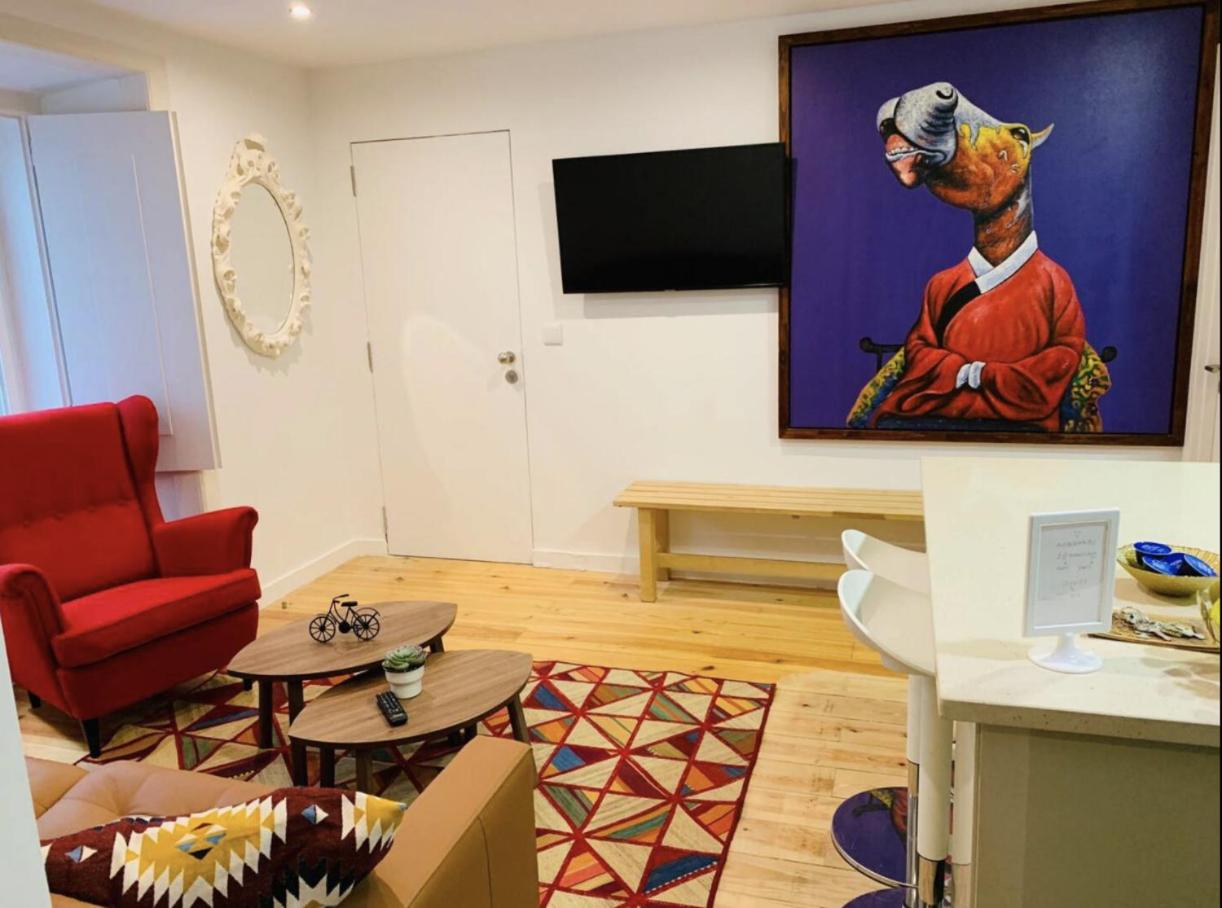 Chiado/Bairro Alto 2 bedroom apartment view 3