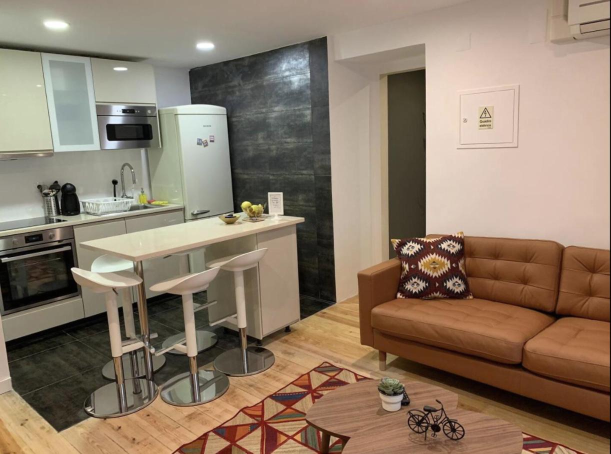 Chiado/Bairro Alto 2 bedroom apartment view 5