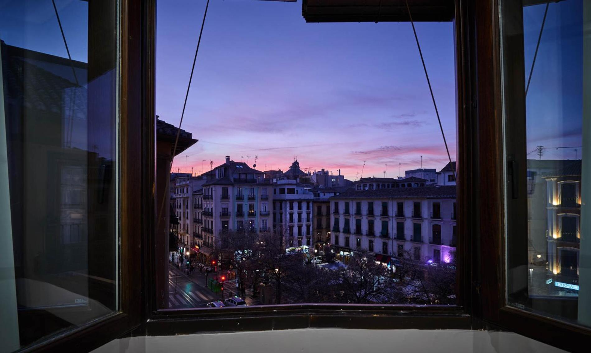 AMC Granada Hostal