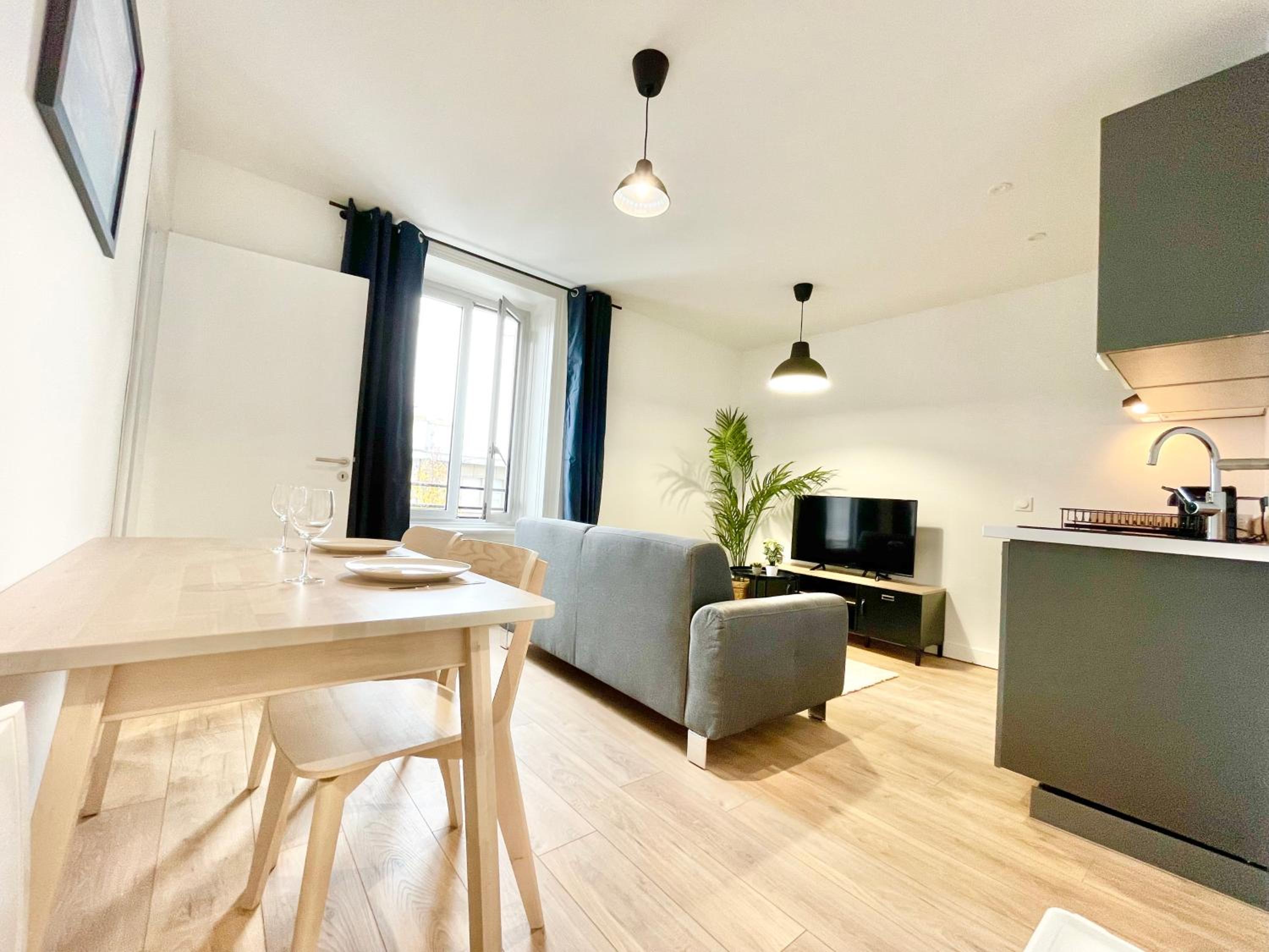 LORIENT CENTRE - Luxueux Appartements - NOUVEAU-WIFI FIBRE view 5