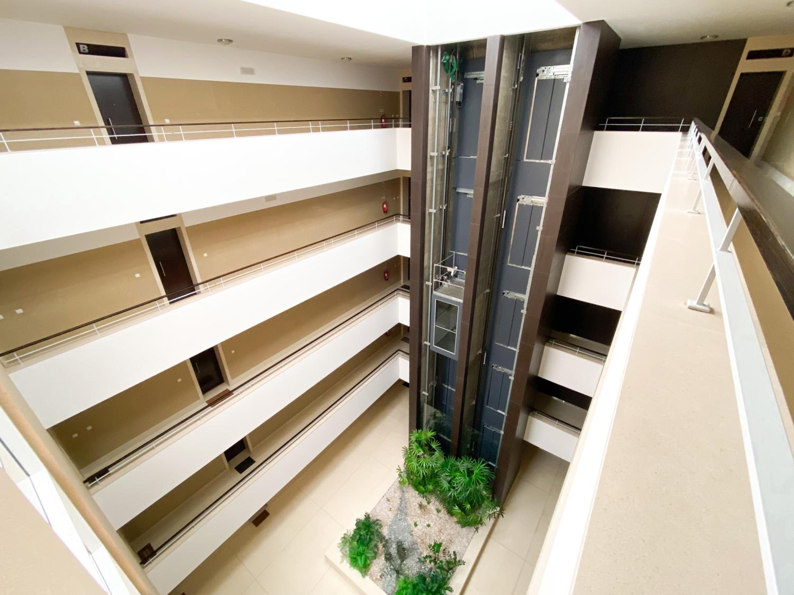 Hotel Luxury condominium apartment with swimming pool #1903 - Image 1