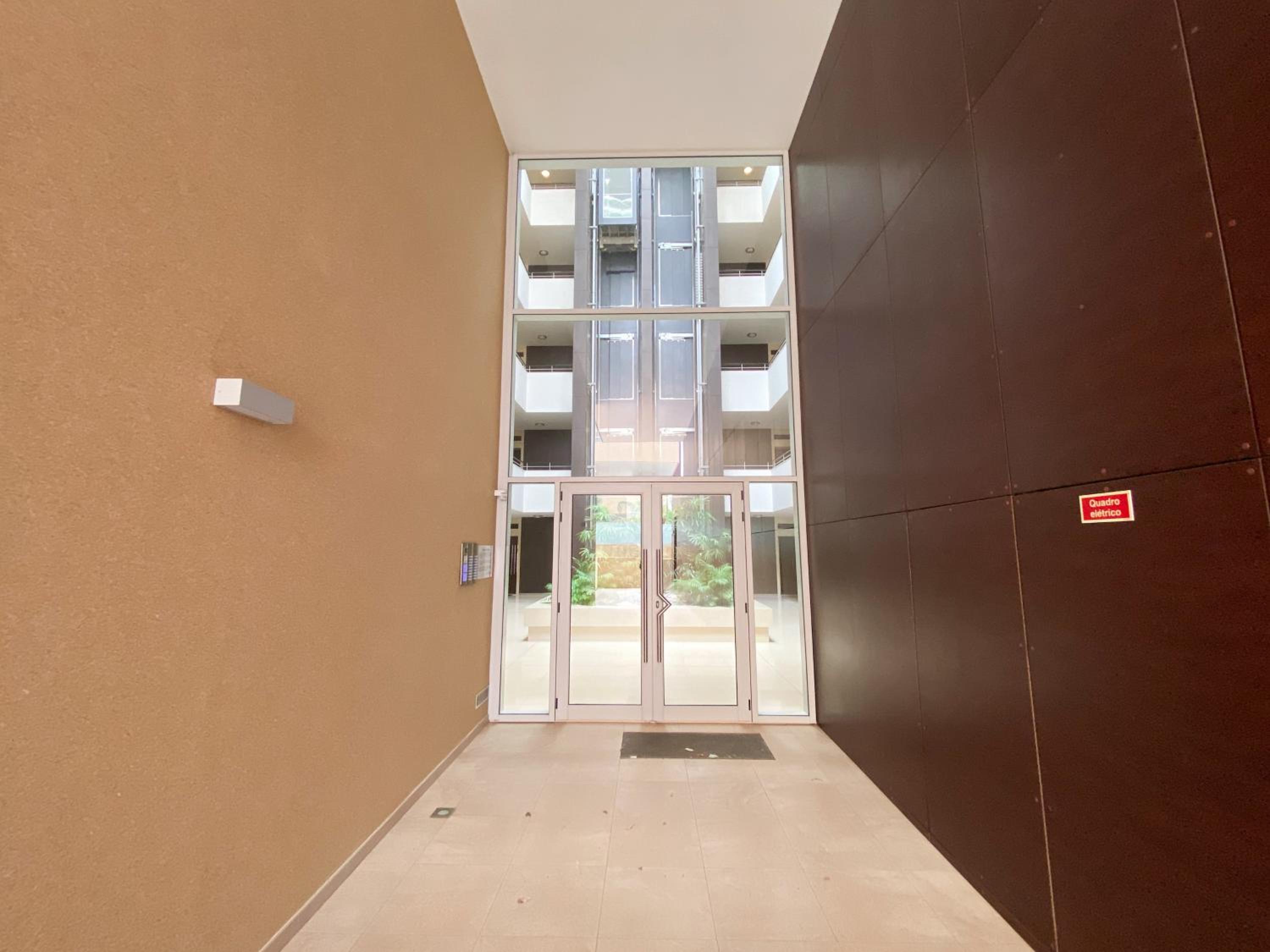 Luxury condominium apartment with swimming pool #1903 view 5