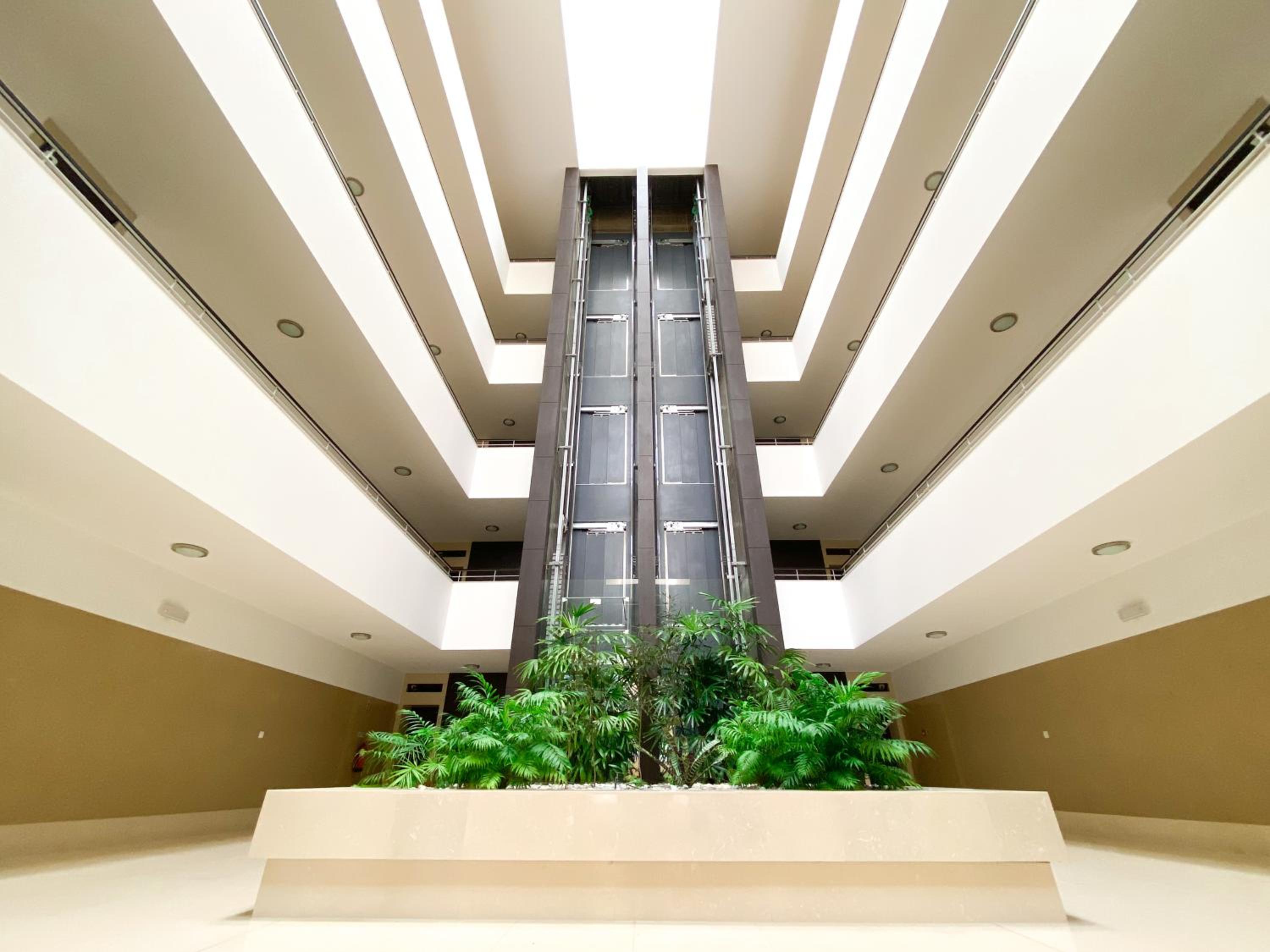 Luxury condominium apartment with swimming pool #1903 view 3