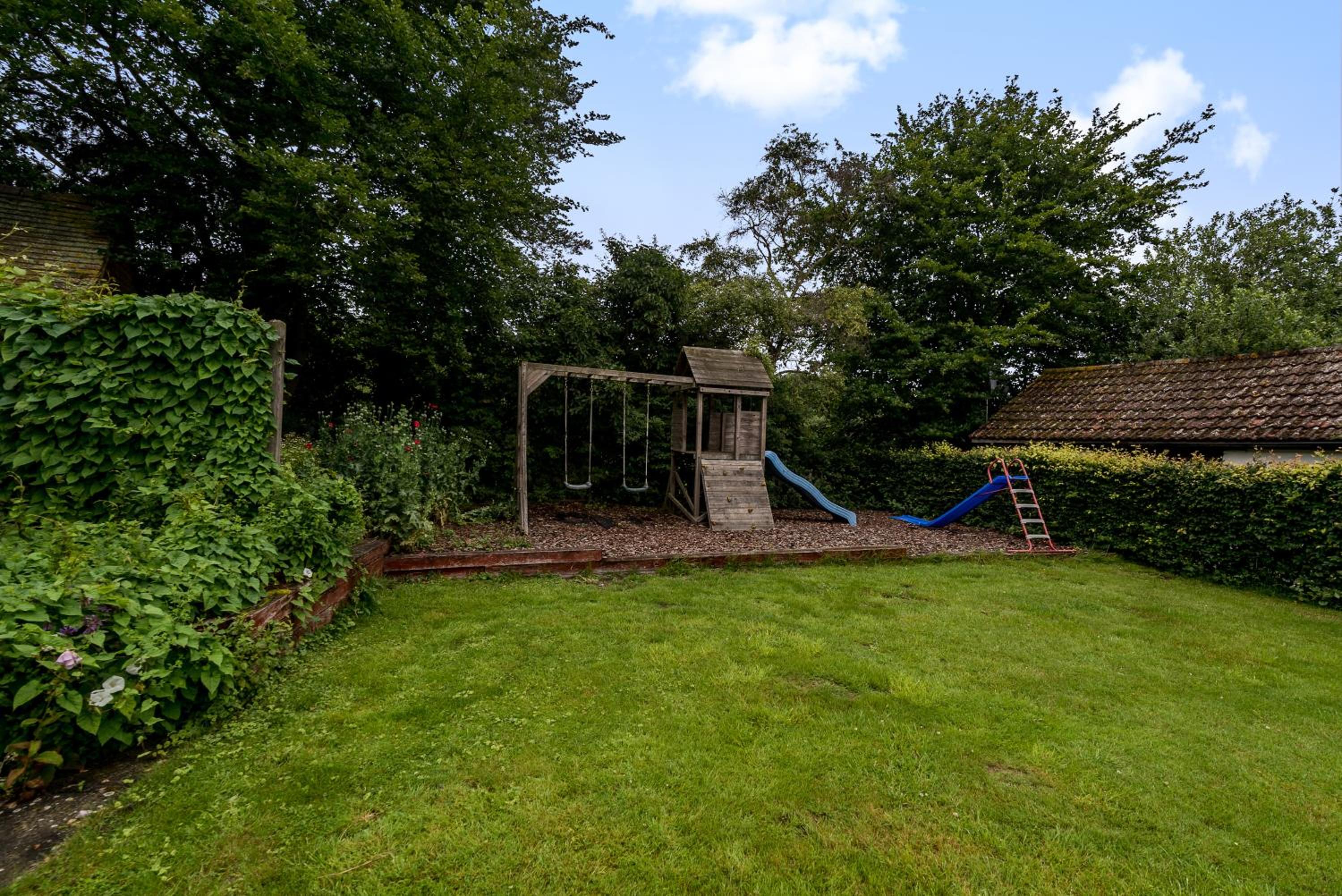 Photo 33