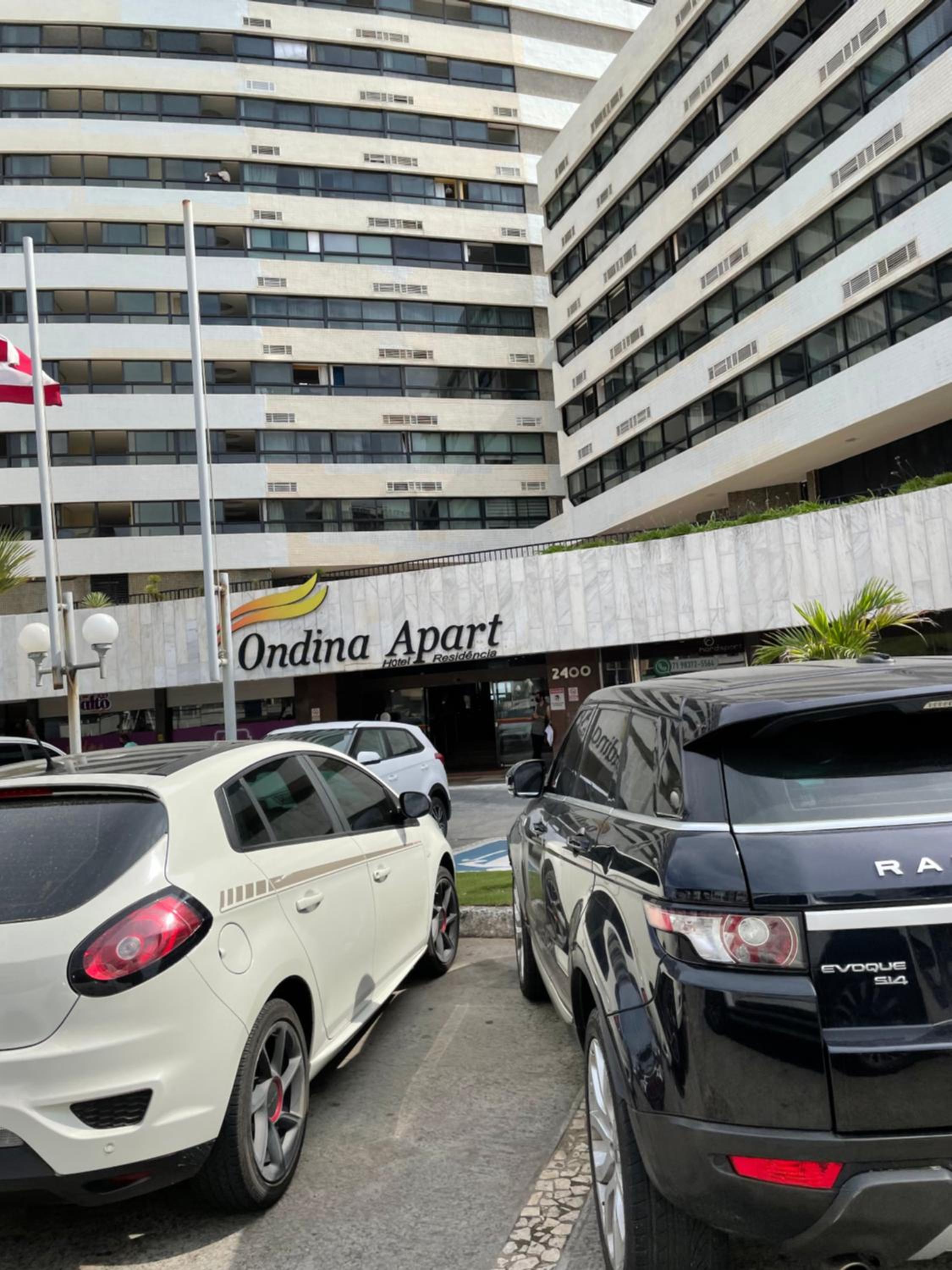 Apartamento beira mar localizado no Ondina Apart