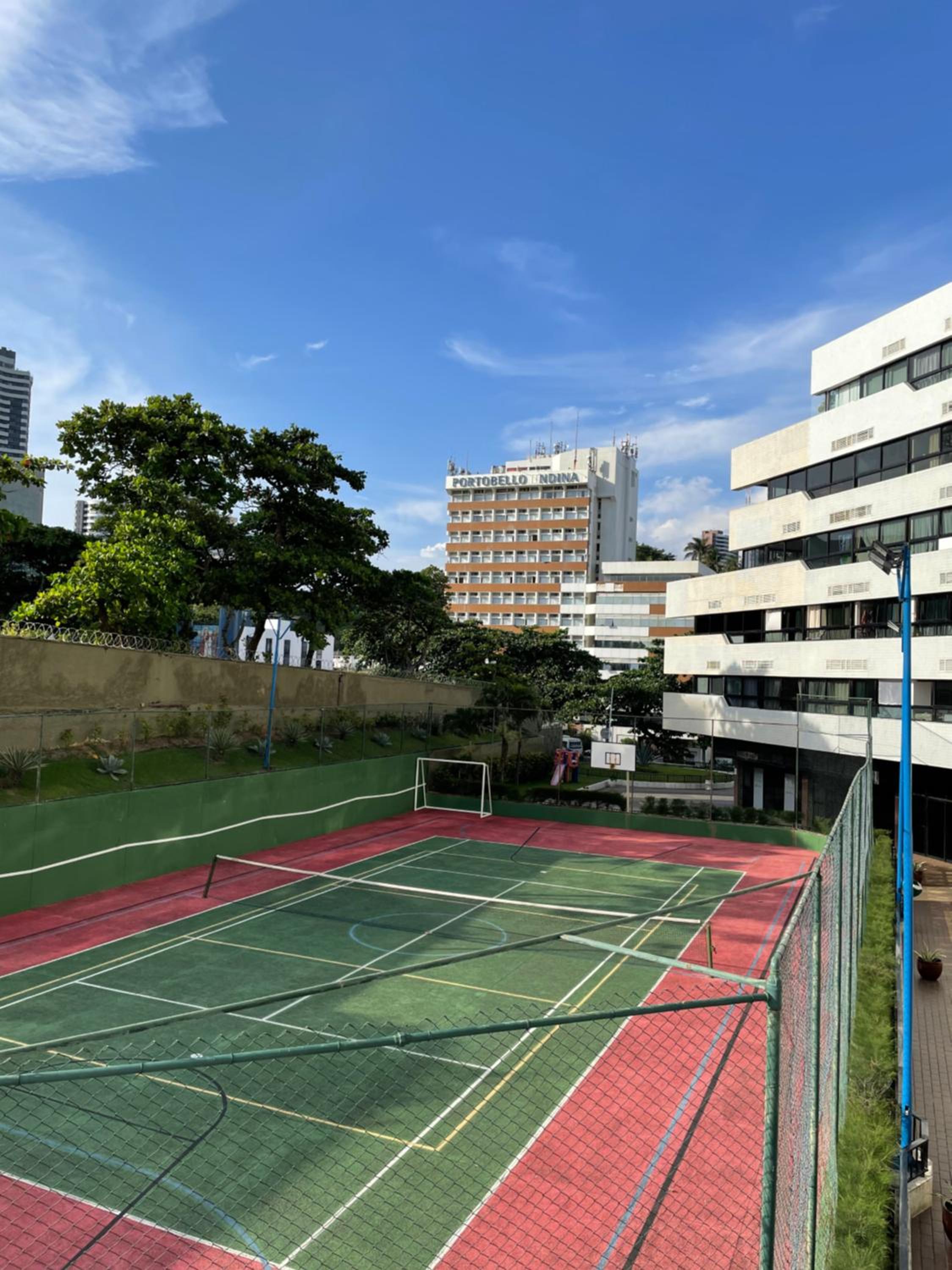 Apartamento beira mar localizado no Ondina Apart