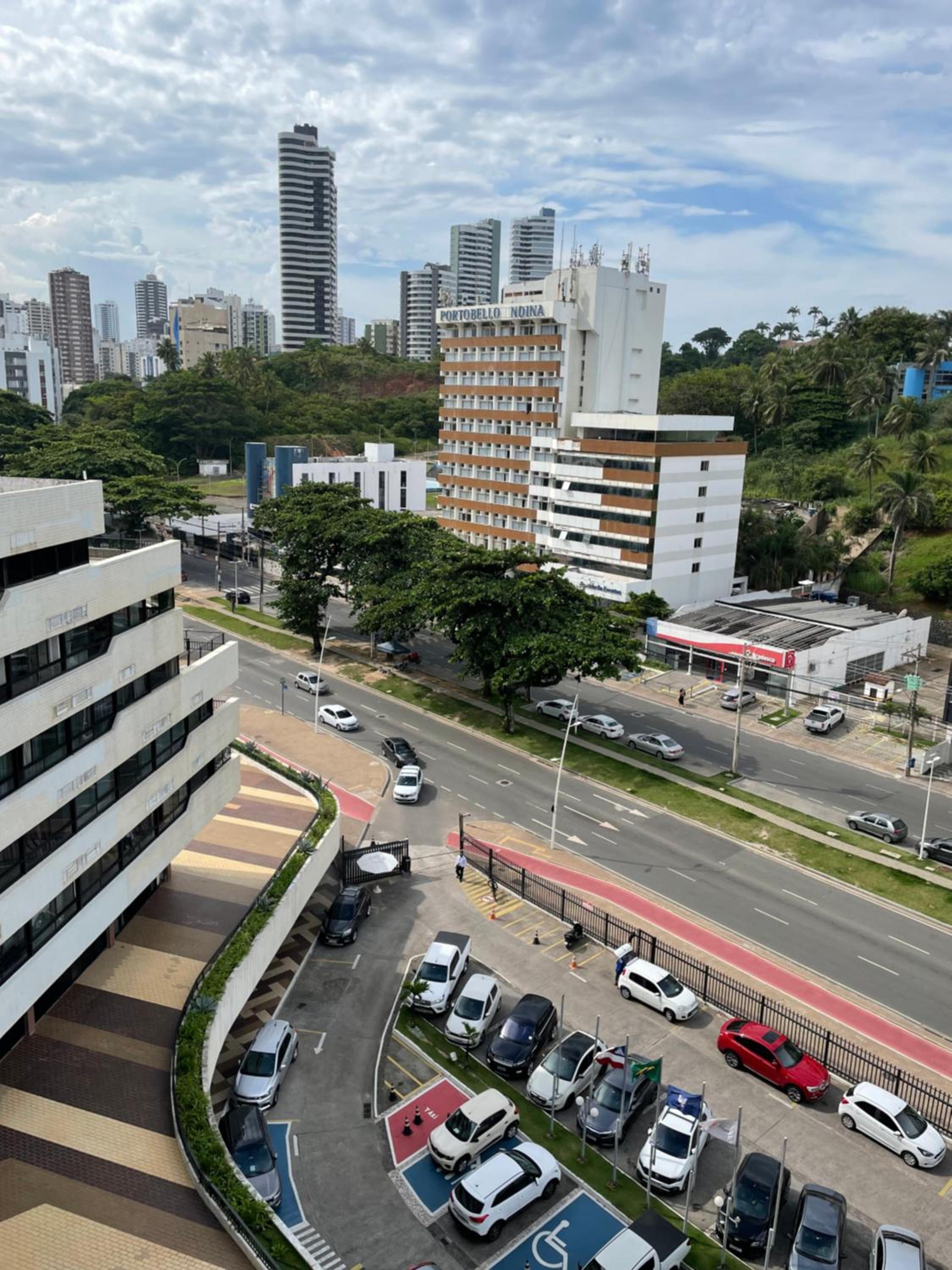 Apartamento beira mar localizado no Ondina Apart
