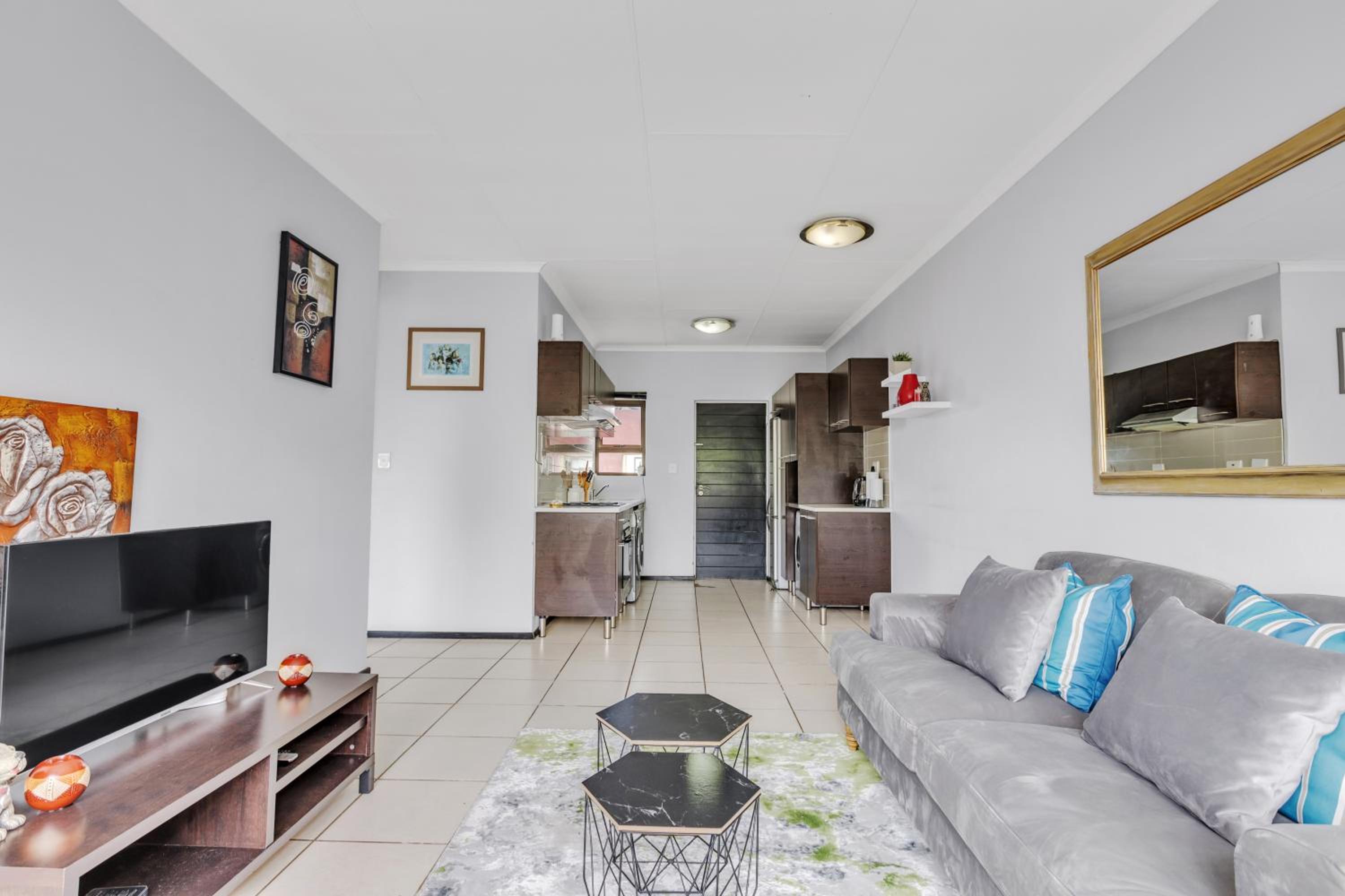 Smartz Apartment 76 view 4