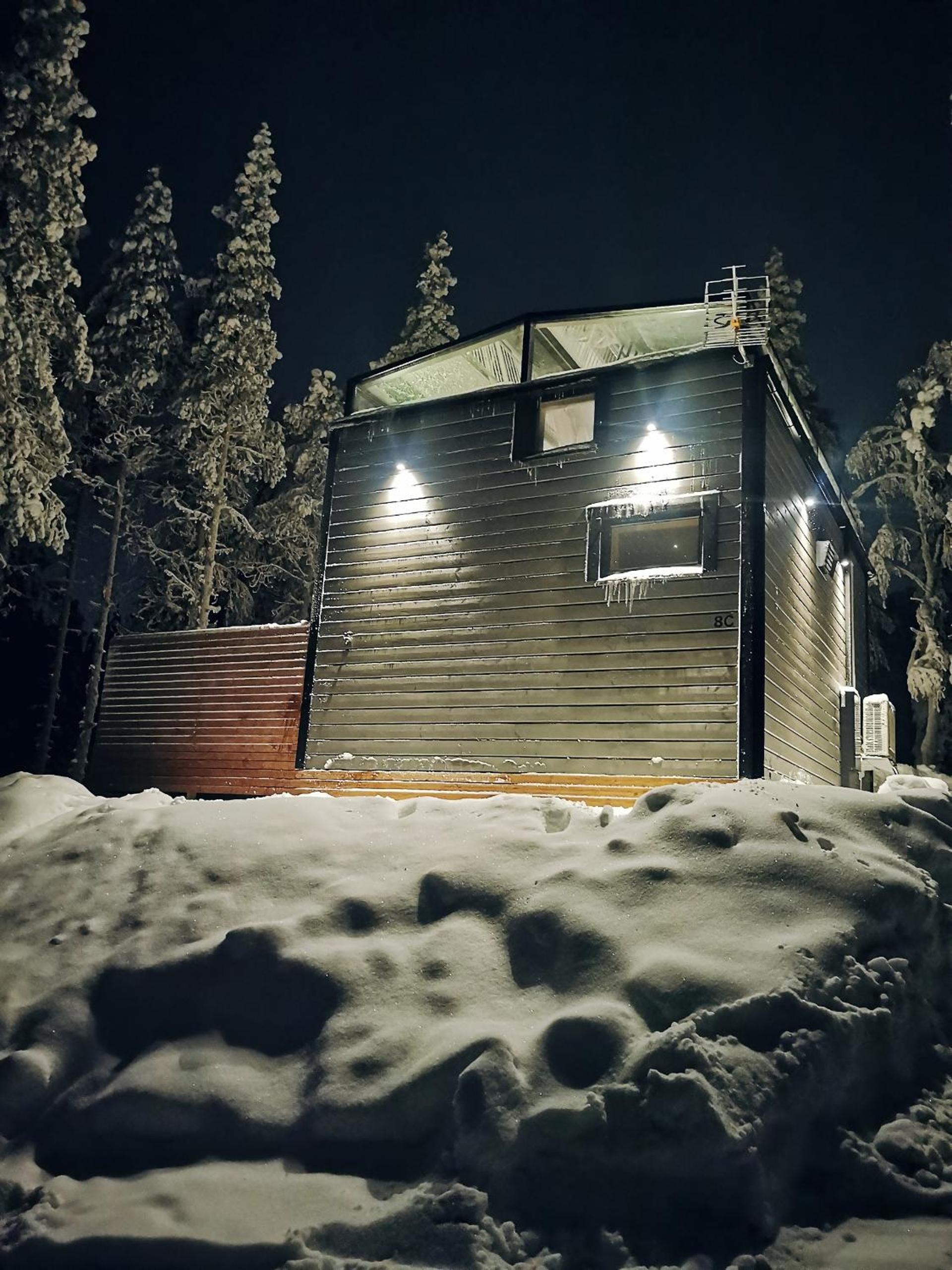Levi Sky Igloo with private sauna and hot tub view 4