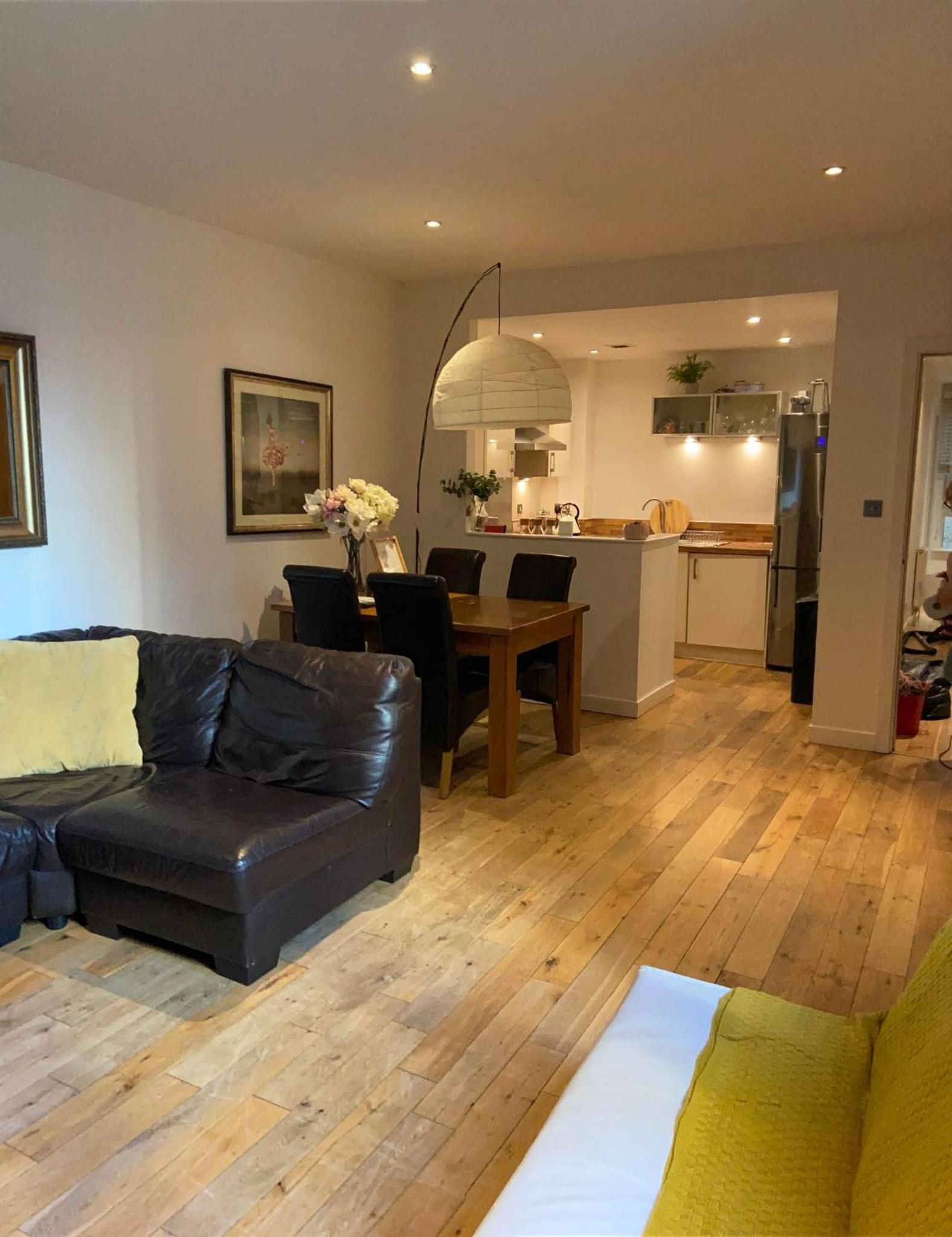 Oswald Apartment - Glasgow City Centre view 5