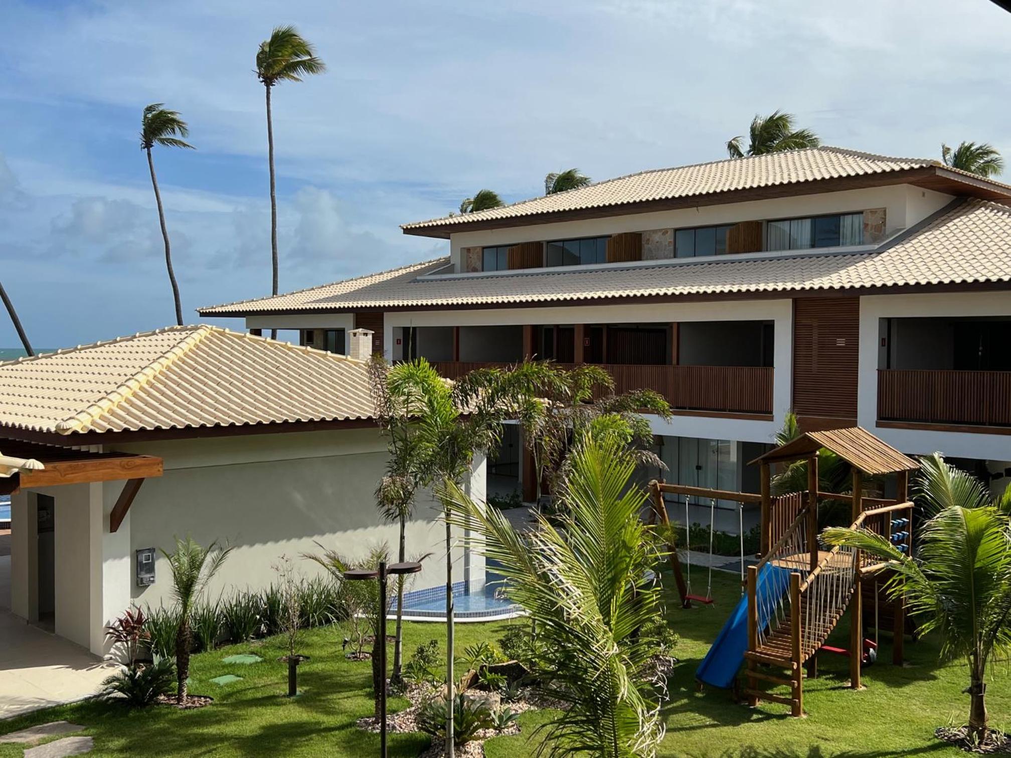 Apto novo Imperia Lounge pé-na-areia Itacimirim