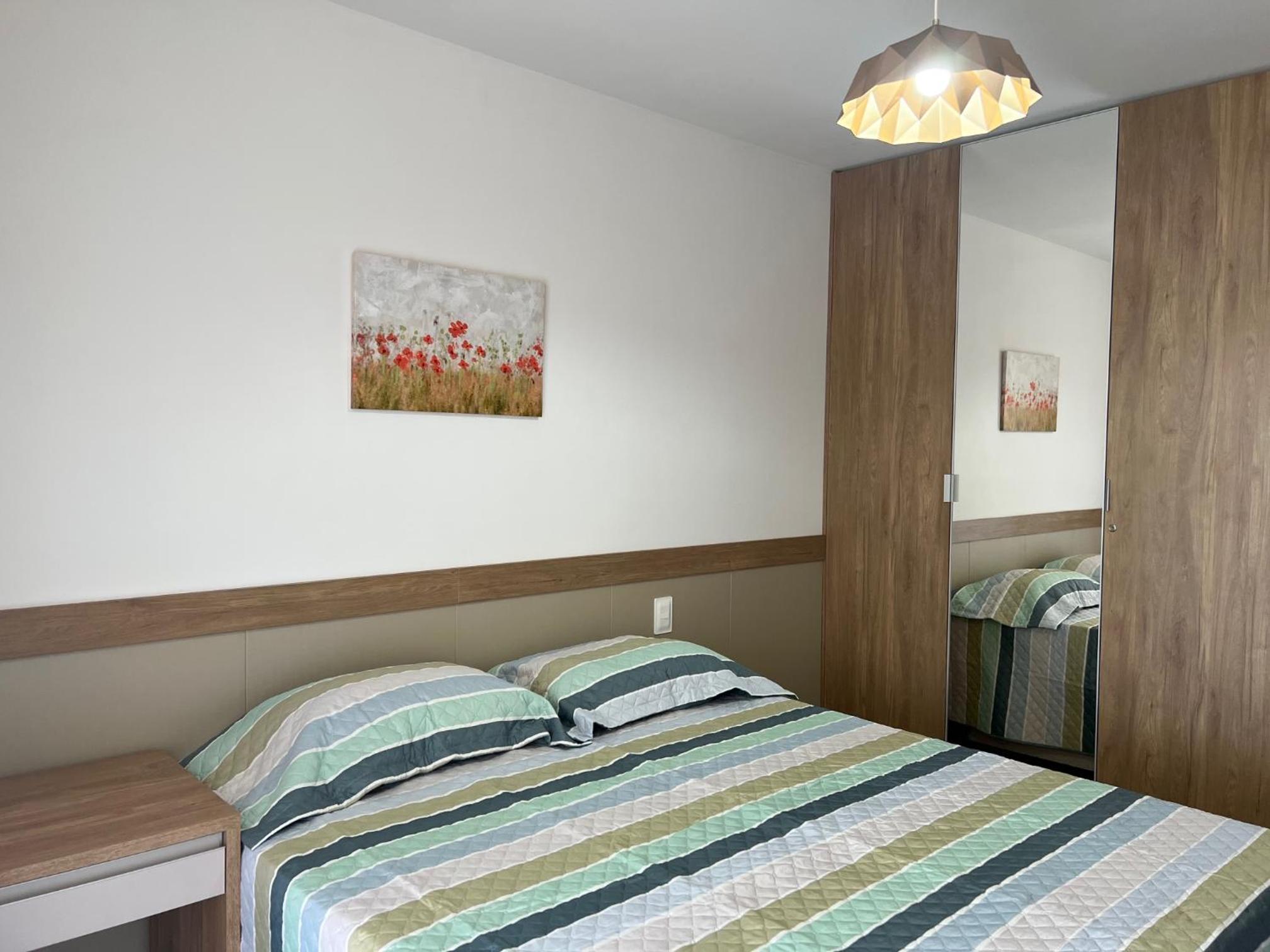 Apto novo Imperia Lounge pé-na-areia Itacimirim