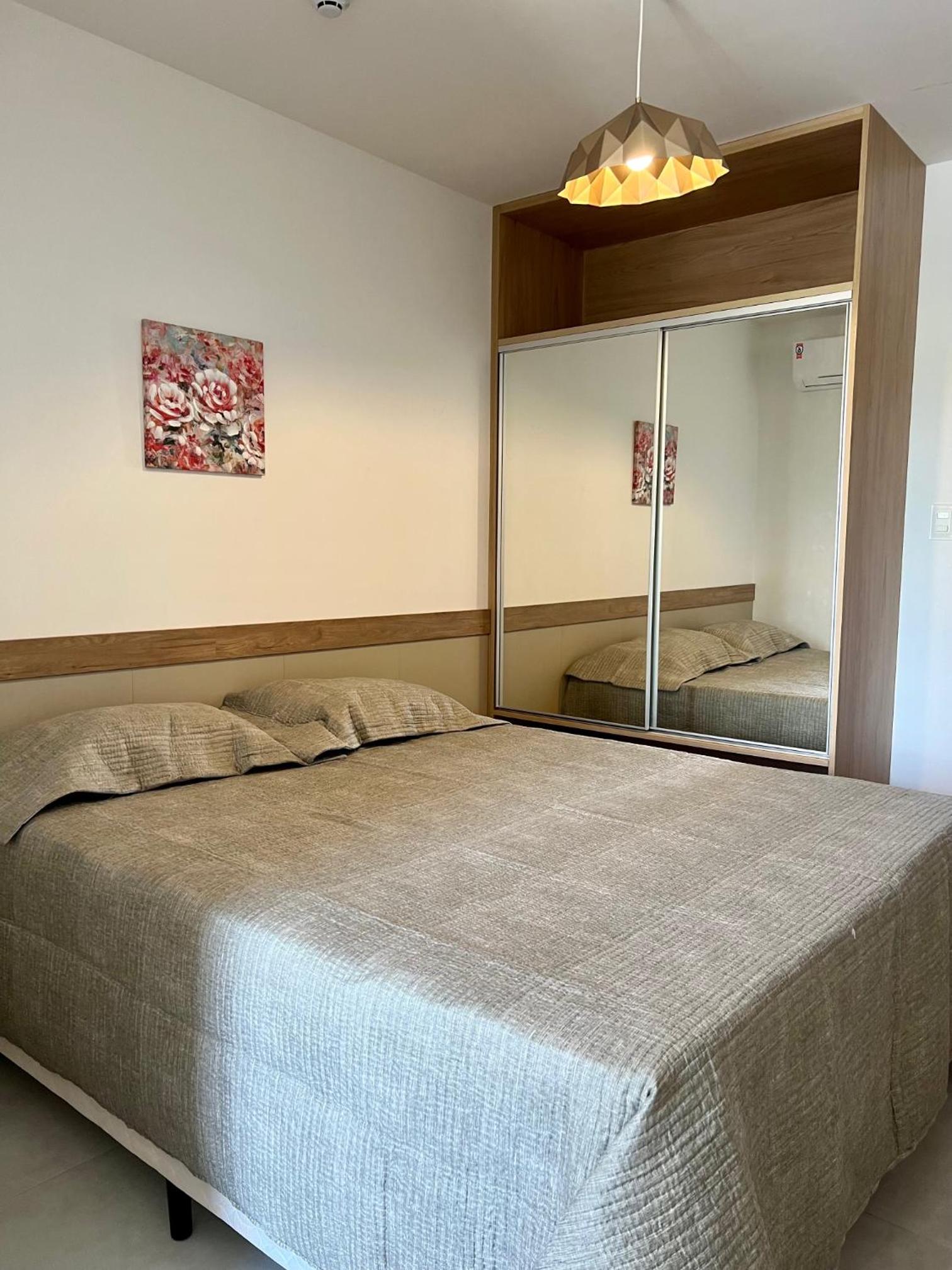 Apto novo Imperia Lounge pé-na-areia Itacimirim