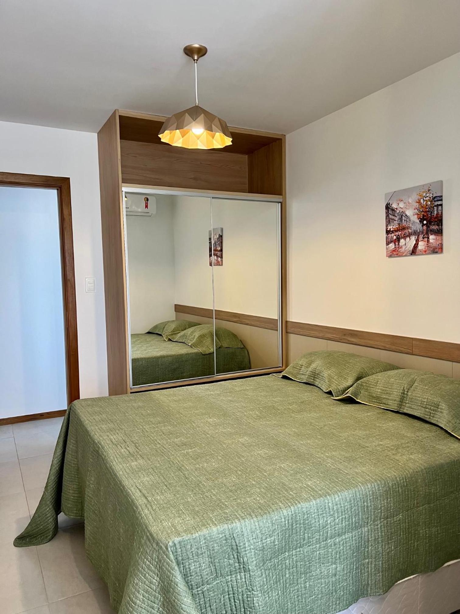Apto novo Imperia Lounge pé-na-areia Itacimirim
