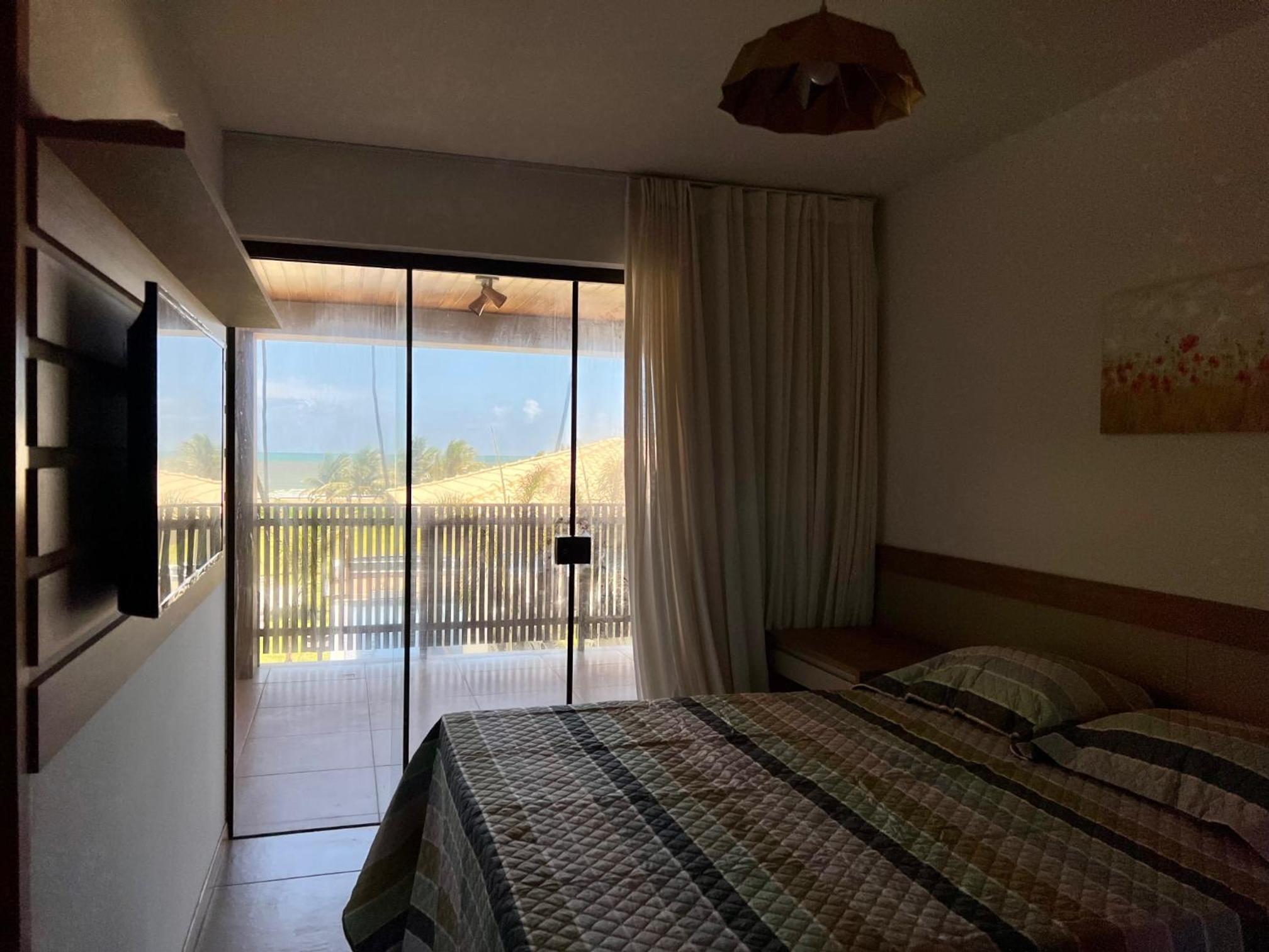 Apto novo Imperia Lounge pé-na-areia Itacimirim